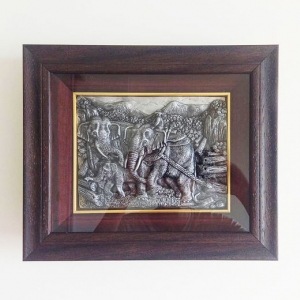 กรอบรูปแขวนติดผนังรุ่นช้างศึก สงครามยุทธหัตถี ยิปซั่มกรอบไม้