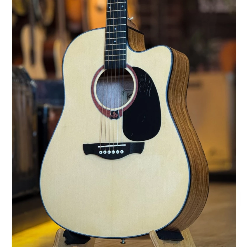 กีตาร์โปร่ง Kama รุ่น K4115C (ทรงเว้า) ขนาด 41 นิ้ว กีต้าร์โปร่ง ฟรี กระเป๋าNami ปิ๊ก4อัน ใบคอร์ด ประแจ