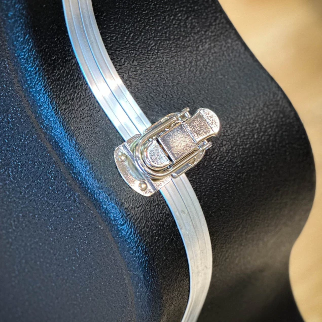 ฮาร์ดเคสโปร่ง ขนาดจัมโบ้ 42 นิ้ว รุ่น H-JC-450 เคสกีต้าร์โปร่ง บุด้วยกำมะหยี่สีดำ วัสดุแข็งแรง ทนทาน