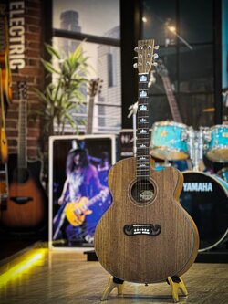 กีต้าร์โปร่ง YAMAKI M1 จัมโบ้ กีต้าร์โปร่งไฟฟ้า ขนาด 42 นิ้ว ทรงจัมโบ้ Jumbo ตัวใหญ่ เสียงดี คุณภาพมาเต็ม