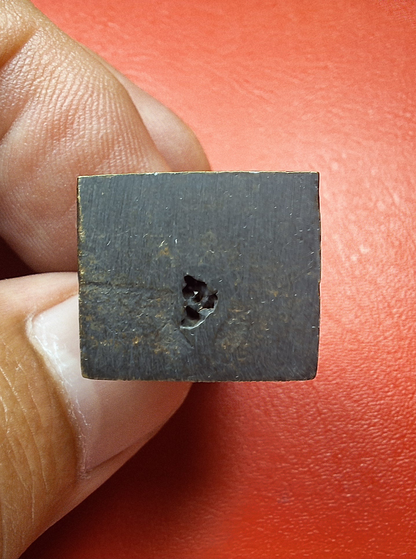 รูปหล่อพระวิษณุ เทพแห่งศิลปะการช่าง ประทับนั่ง ถือดอกบัว เนื้อทองเหลือง(องค์ที่3)