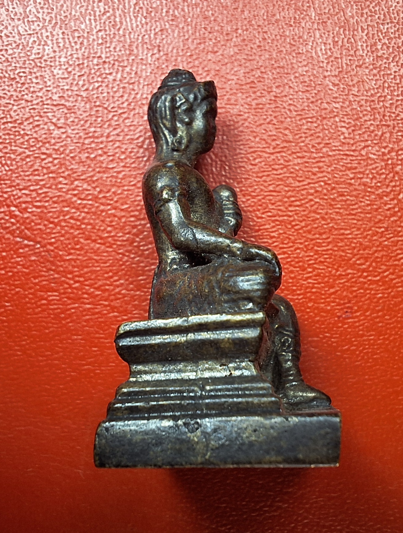 รูปหล่อพระวิษณุ เทพแห่งศิลปะการช่าง ประทับนั่ง ถือดอกบัว เนื้อทองเหลือง(องค์ที่3)