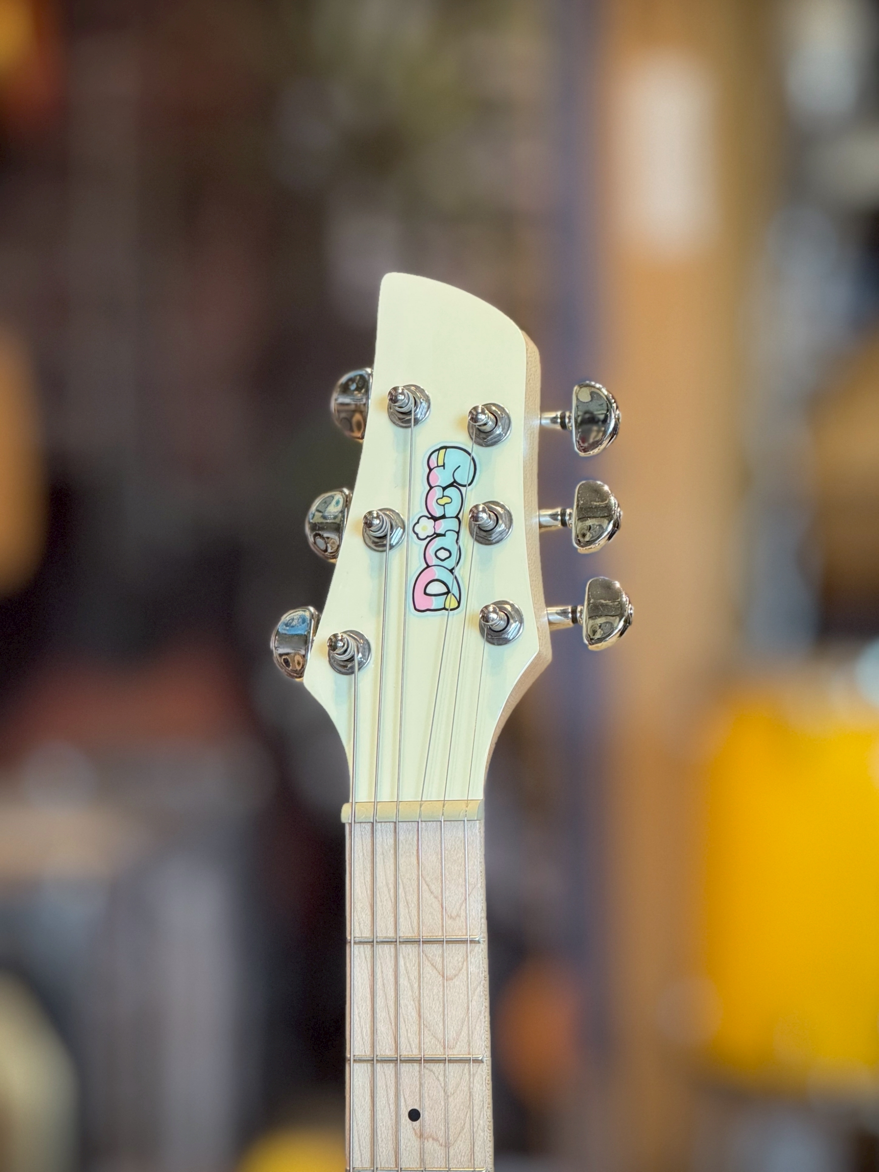 Daisy Jeni 2025 กีต้าร์ไฟฟ้า ปิ๊กการ์ดลายดอกไม้ ตัดคอยล์ ได้ เลือกเซ็ตของแถมได้ 🌸✨