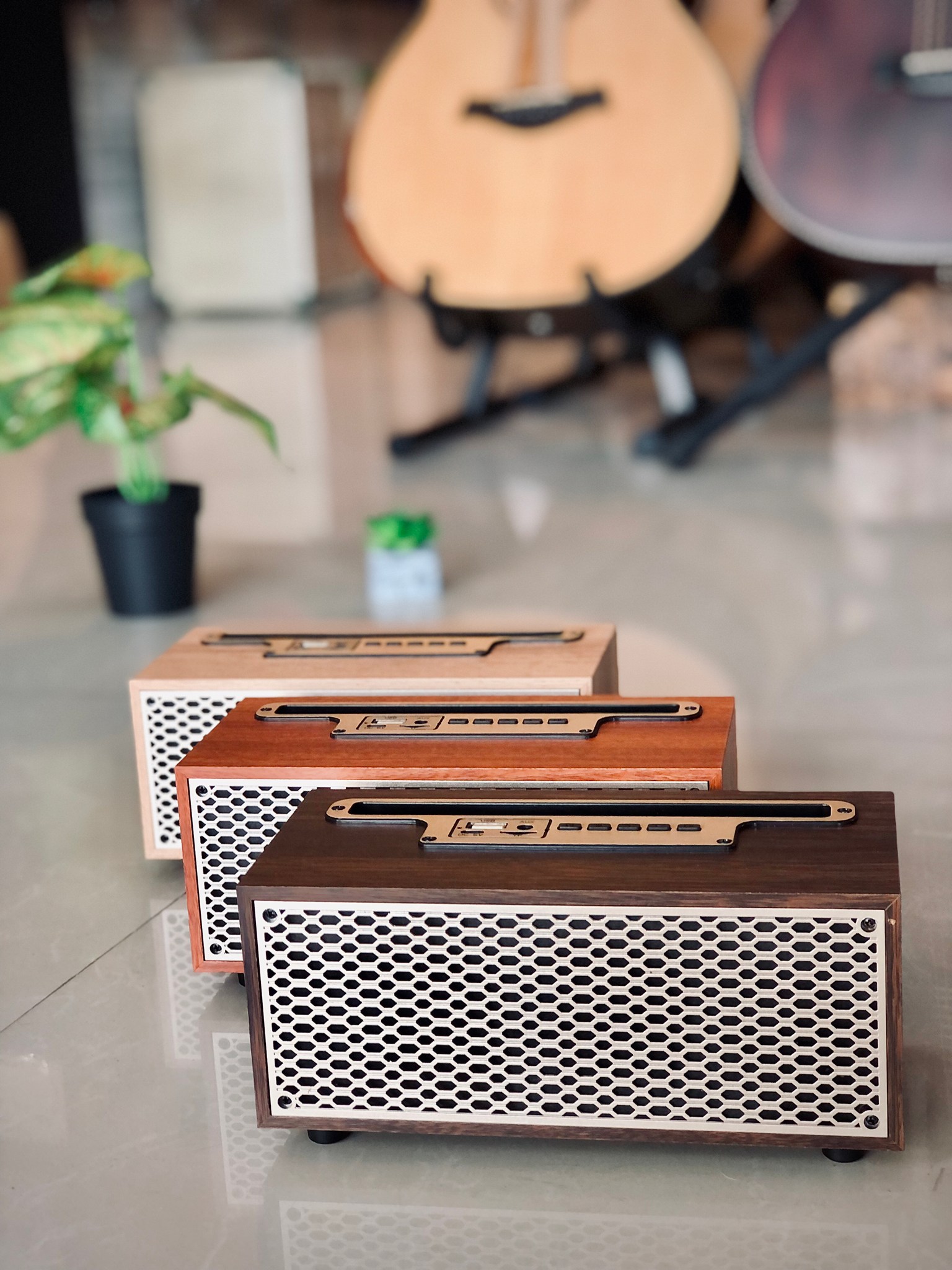 (พร้อมส่ง🔥 ) ลำโพงบลูทูธ รุ่น XM-5 เสียงดี ขนาด 5W เบสหนัก ทรงกระทัดรัด ดีไซน์หรูหรา เล่นเพลงผ่านมือถือได้ - ส่งด่วน