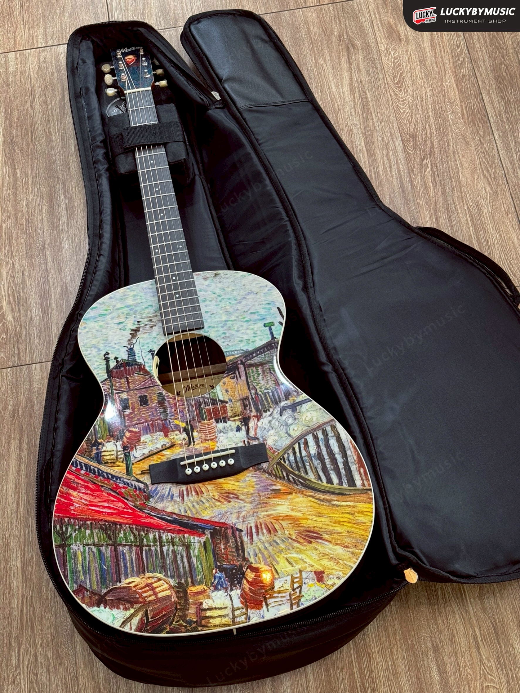 Fender กระเป๋ากีตาร์โปร่ง 41 นิ้ว หนา12มิล สีดำ มีหมอนรองคอ วัสดุกันน้ำ-กันฝุ่น สะพายหลัง/หิ้วได้ มีช่องกระเป๋าบน