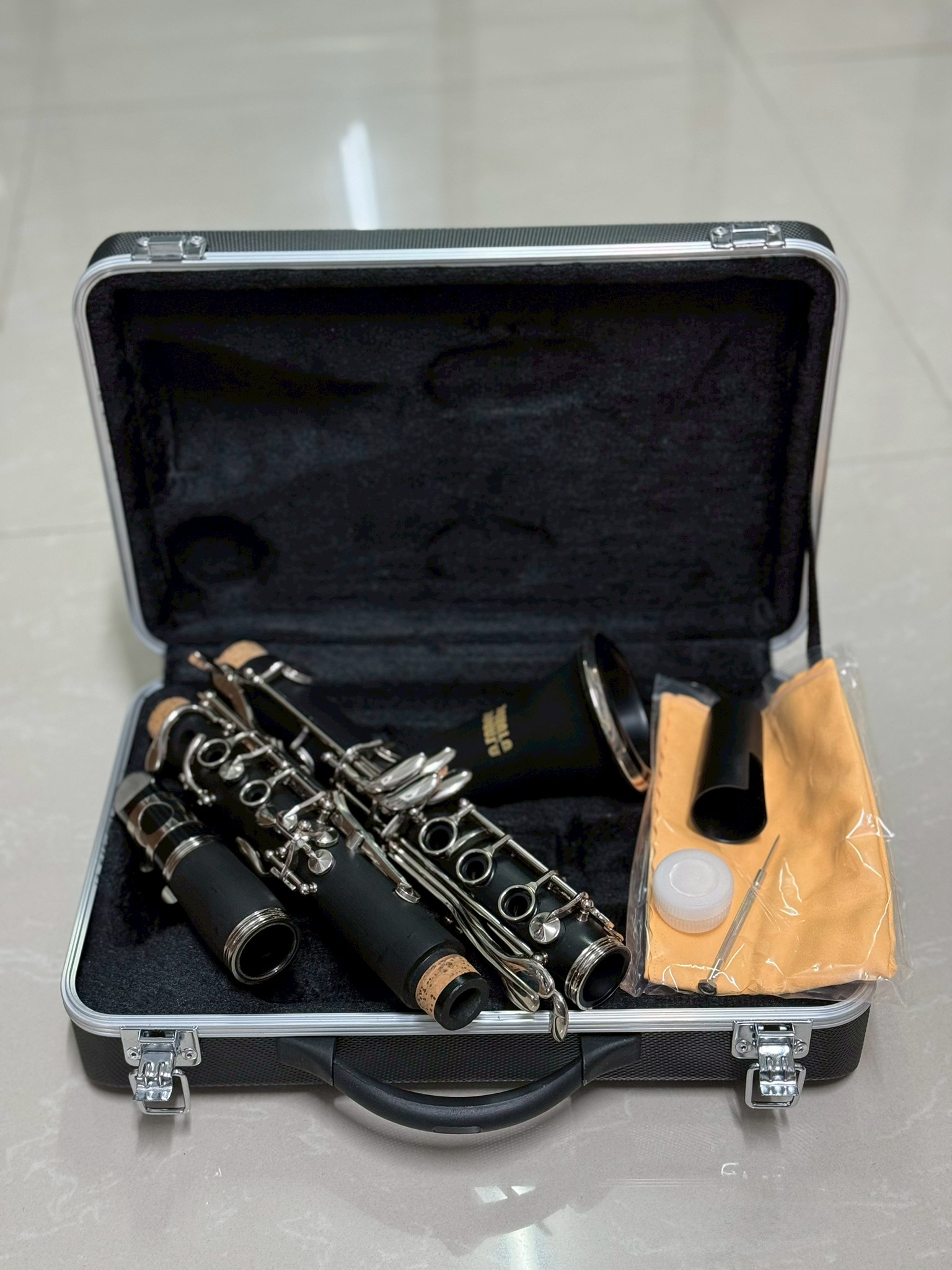 คลาริเน็ต Clarinet G-force คลาริเน็ต พร้อมกระเป๋าเก็บอย่างดี