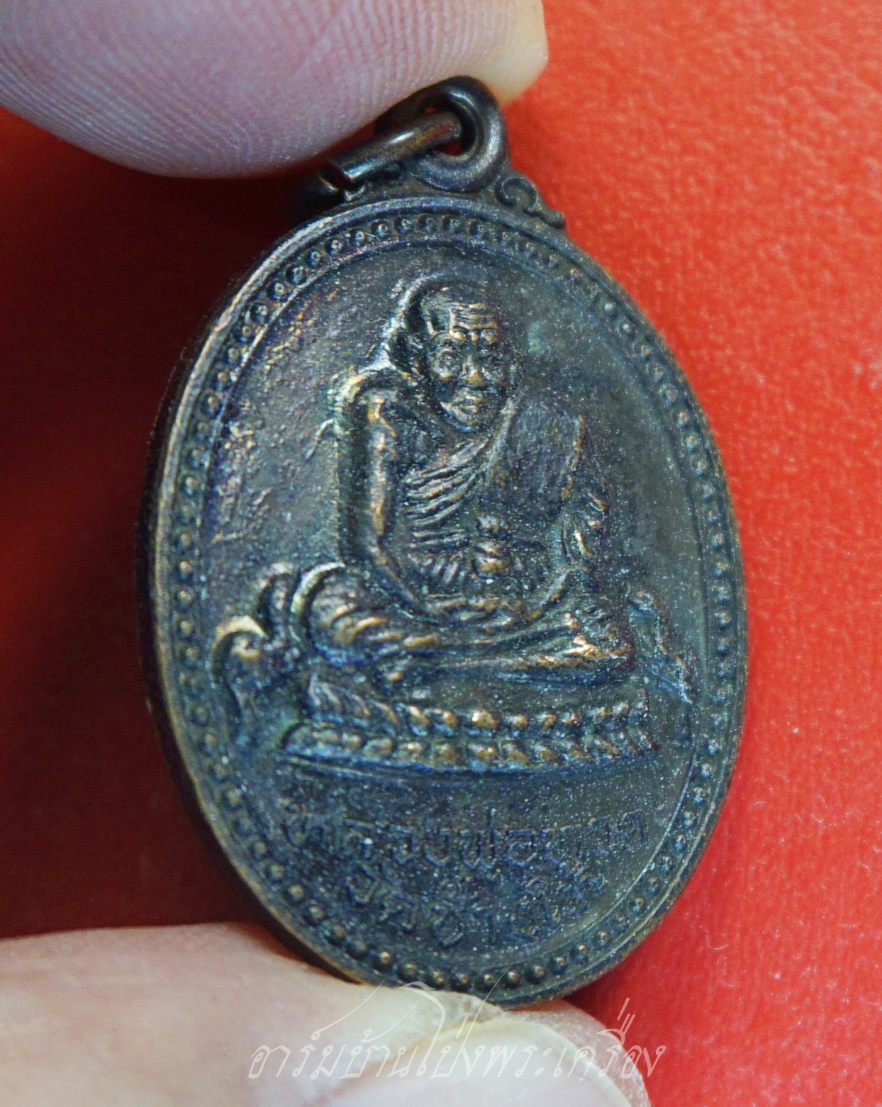 หลวงปู่ทวด หลังสามอาจารย์ รุ่นเสาร์ห้าแรมห้าค่ำเดือนห้า ปี๒๕๓๗ เนื้อทองแดงรมดำ(องค์ที่1)