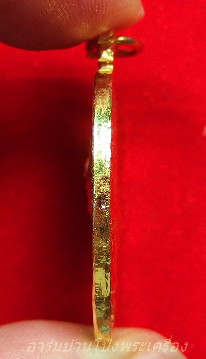 หลวงพ่ออวยพร วัดดอนยายหอม ปี๓๘ กะไหล่ทอง ลงยาสีแดง(องค์ที่1)