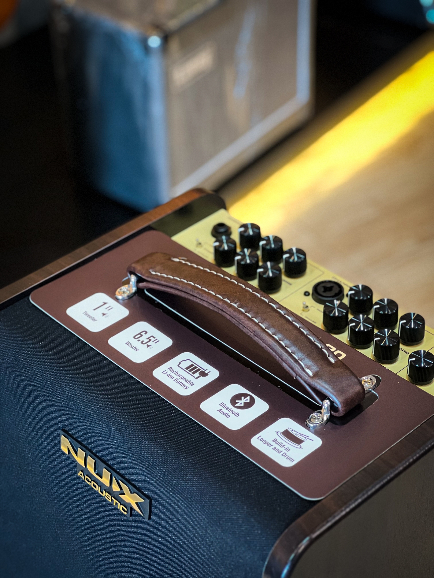 แอมป์อคูสติก NUX รุ่น AC-80 Stageman II มีบลูทูธ แบตในตัว 2 channels เล่นกีตาร์ พร้อมเสียบไมโครโฟน