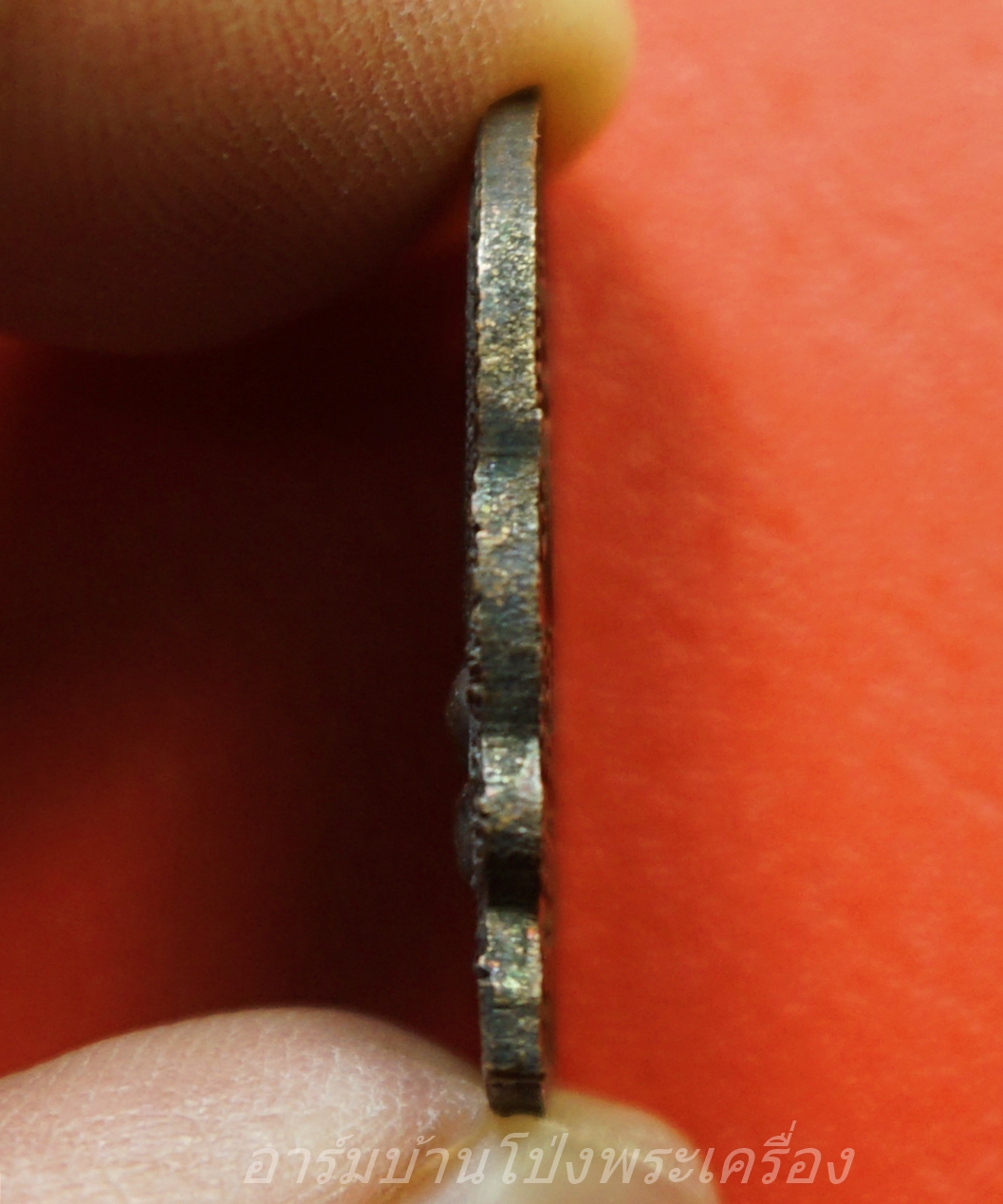 หลวงพ่อแช่ม วัดตาก้อง จ.นครปฐม รุ่นนั่งพานหลังยันต์ครู โค๊ด "นะ" ที่สังฆาฏิ(องค์ที่1)