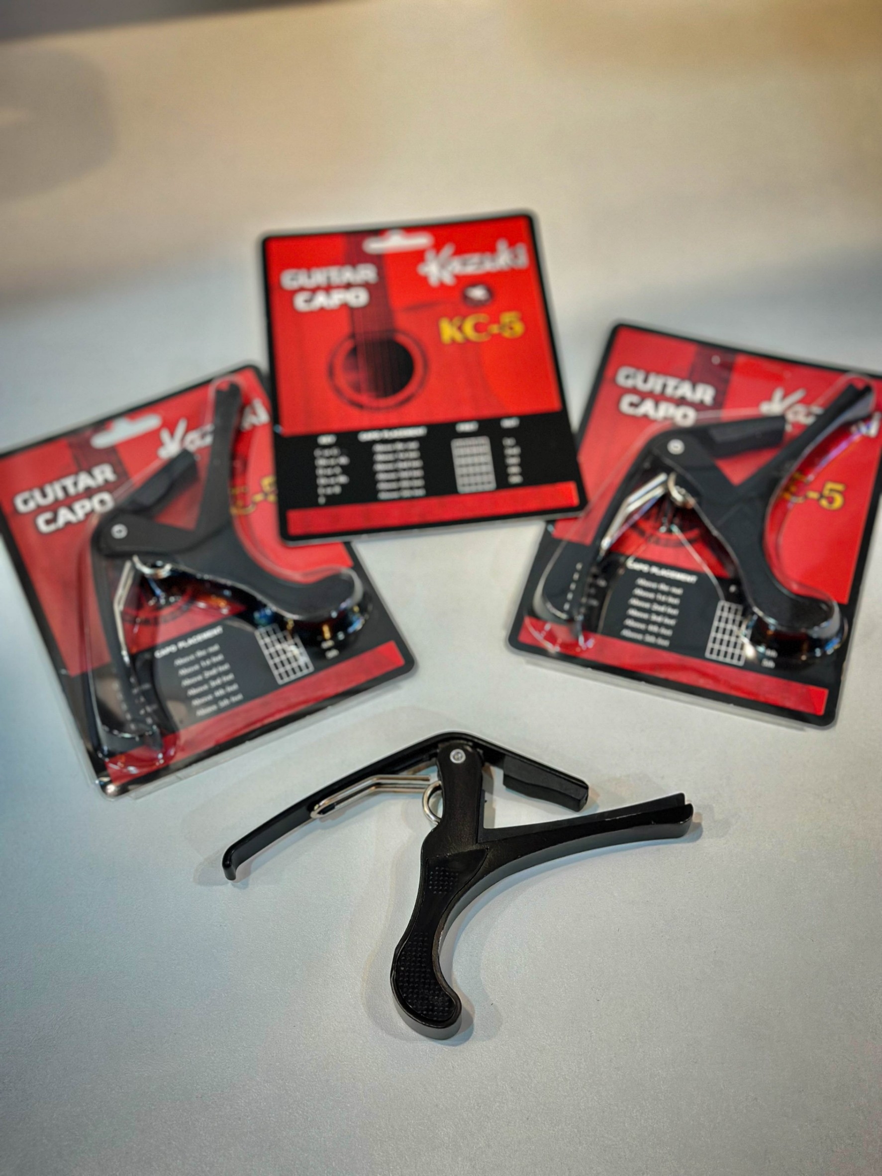 คาโป้ Capo Kazuki รุ่น KC-5 วัสดุเป็นเนื้อโลหะ แนบสนิท ทนทาน สีดำ หนีบสายกีต้าร์ ใช้ได้ทั้งกีตาร์โปร่ง/ไฟฟ้า