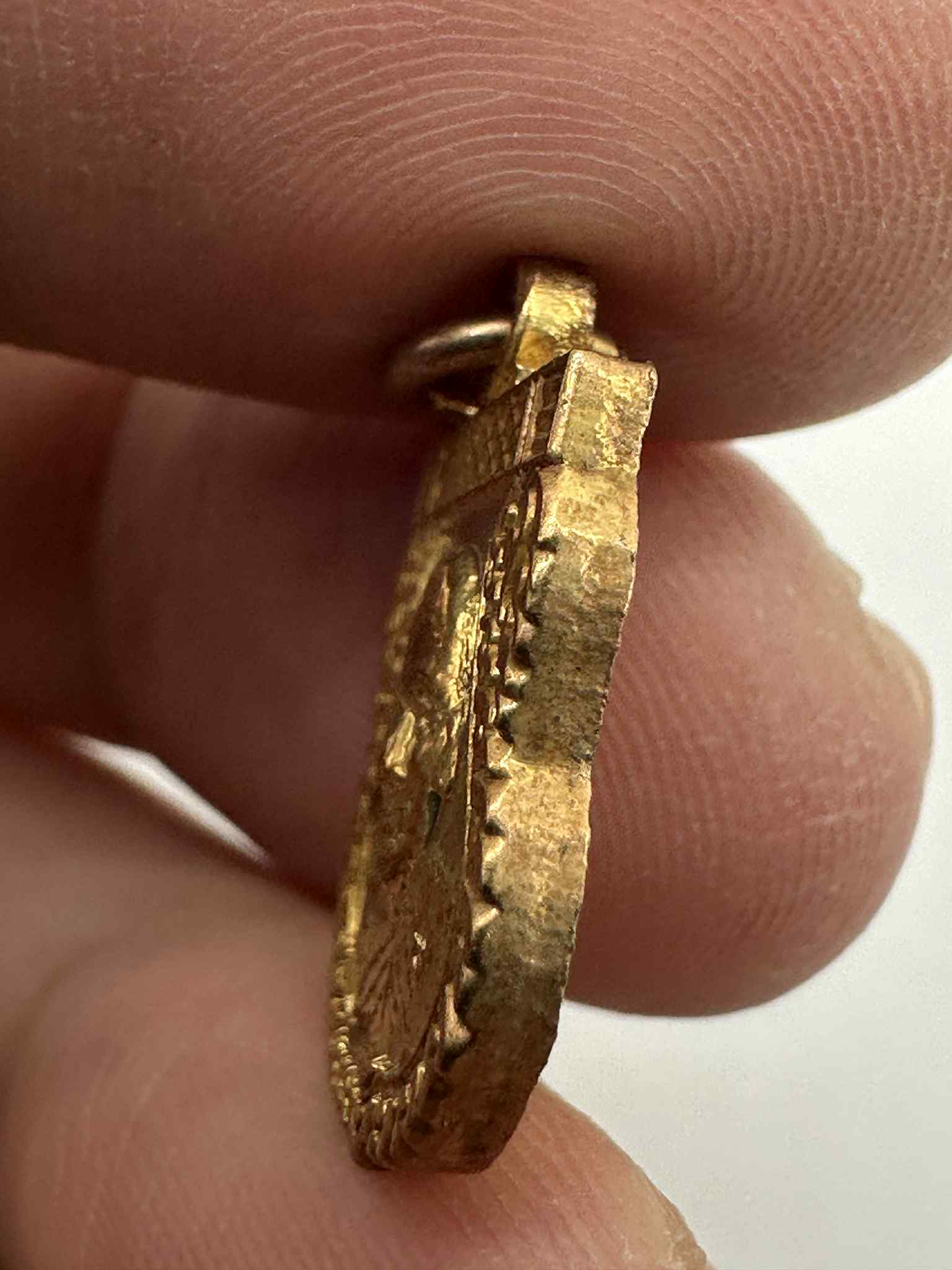 29.เหรียญกะไหล่ทอง อวยพร รุ่นเฮ็งตลอดปีดีตลอดไป หลวงพ่อเปิ่น วัดบางพระ นครปฐม