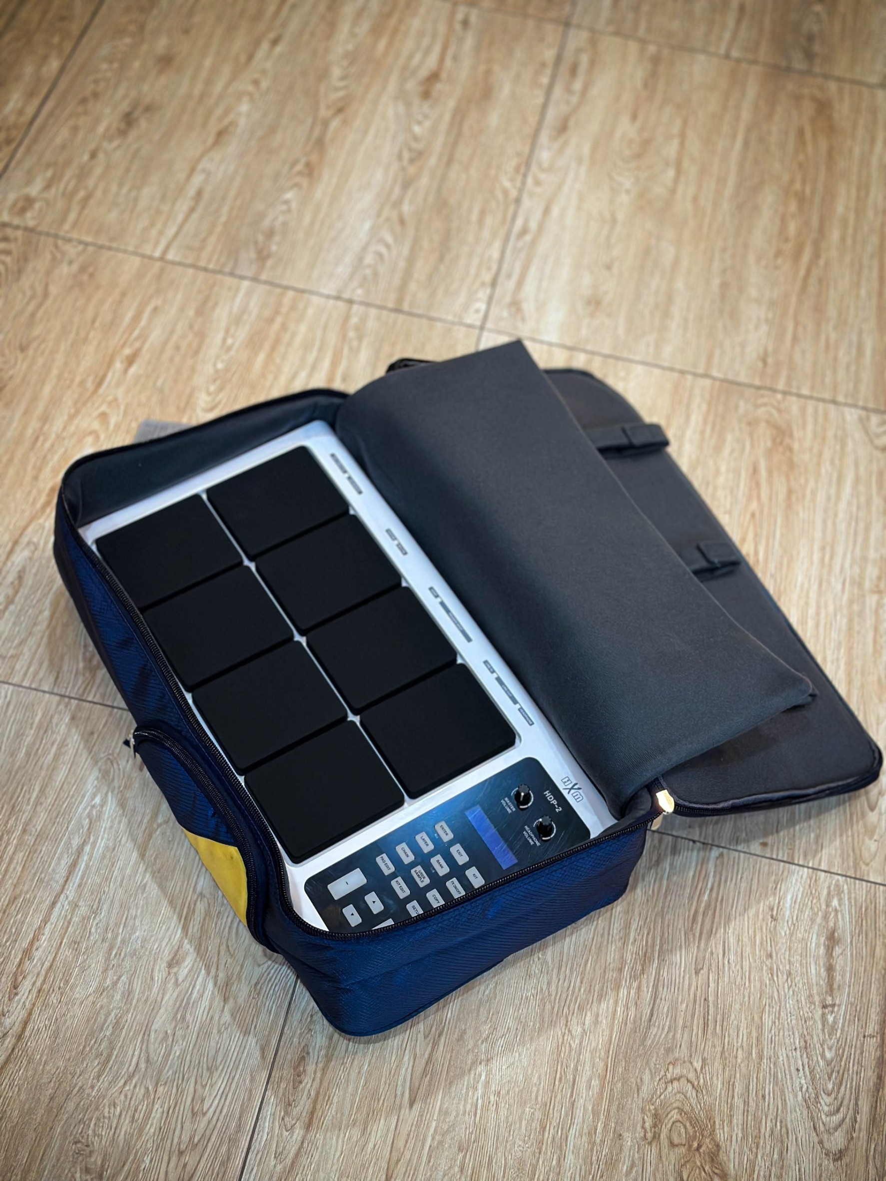 กระเป๋ากลองไฟฟ้า Jinchuan JC SPD-30 บุฟองน้ำภายในหนา 12 MM. กระเป๋าใส่กลอง กลองแพดไฟฟ้า มีสายสะพาย/หูหิ้ว