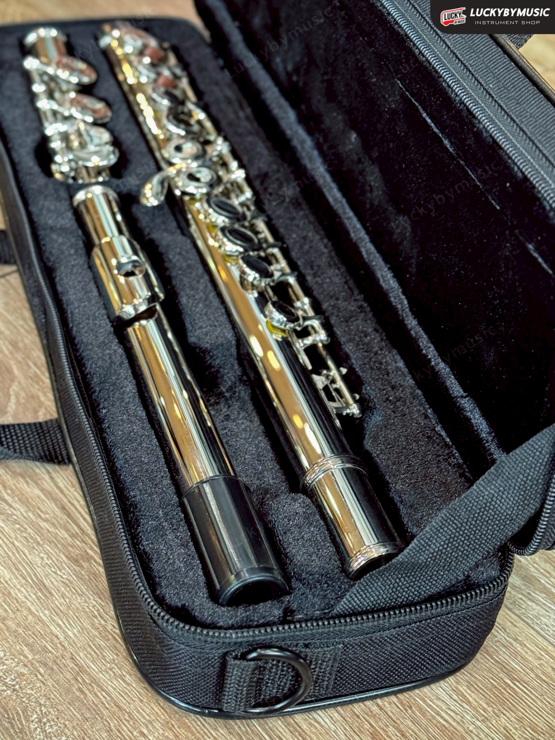 Flute ฟลูต งานโครเมี่ยม สีเงิน กล่องบุกำมะหยี่อย่างดี ป้องกันการกระแทก ฟลูต งานมาตรฐาน เหมาะการฝึกและเรียน