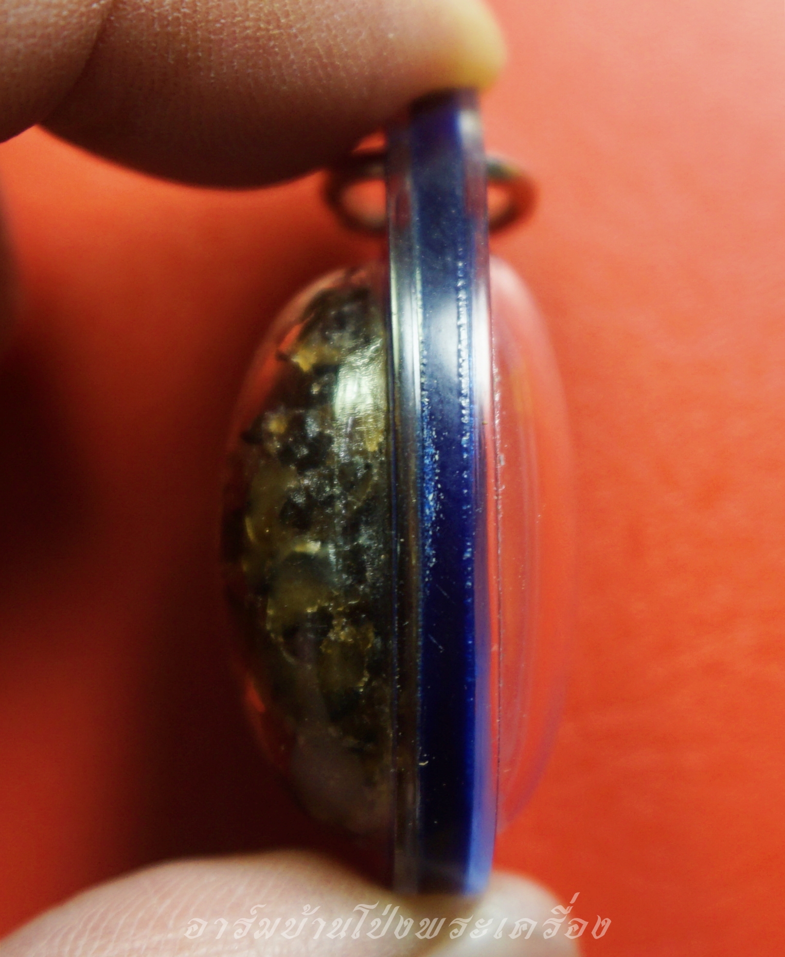 หลวงพ่ออุทัย วัดเกาะตาพุด หลังพอกครั่ง รุ่นครบรอบอายุ 72 ปี เนื้อฝาบาตร เลี่ยมเดิมจากวัด(องค์ที่3)