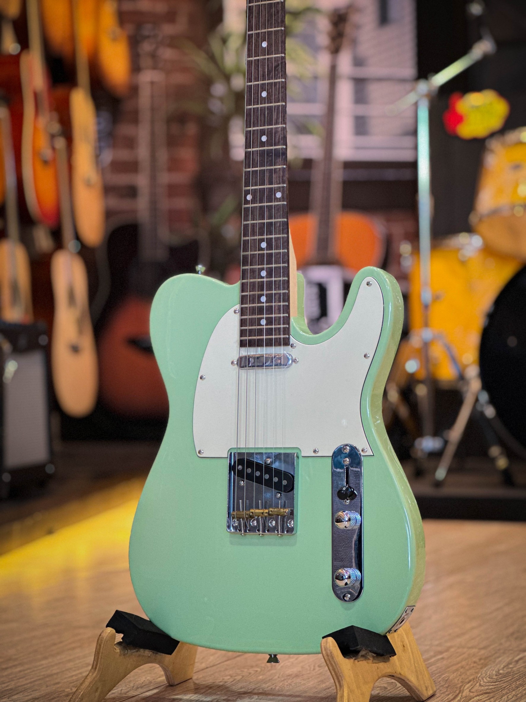 กีต้าร์ไฟฟ้า Kazuki ทรง TL รุ่น Apollo Series สี Surf Green กีตาร์ 22 เฟรต ทรง Strat ประกันศูนย์ ฟรี ปิ๊ก 4 อัน ประแจ