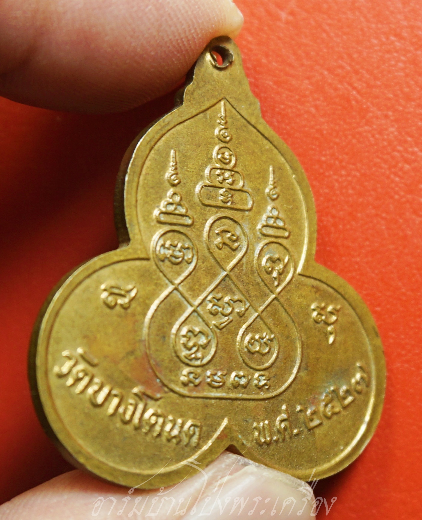 สามพระอาจารย์ หลวงปู่แดง หลวงปู่เผื่อน และหลวงพ่อเซ้ง วัดบางโตนด ปี๒๕๒๕ เนื้อฝาบาตร(องค์ที่1)