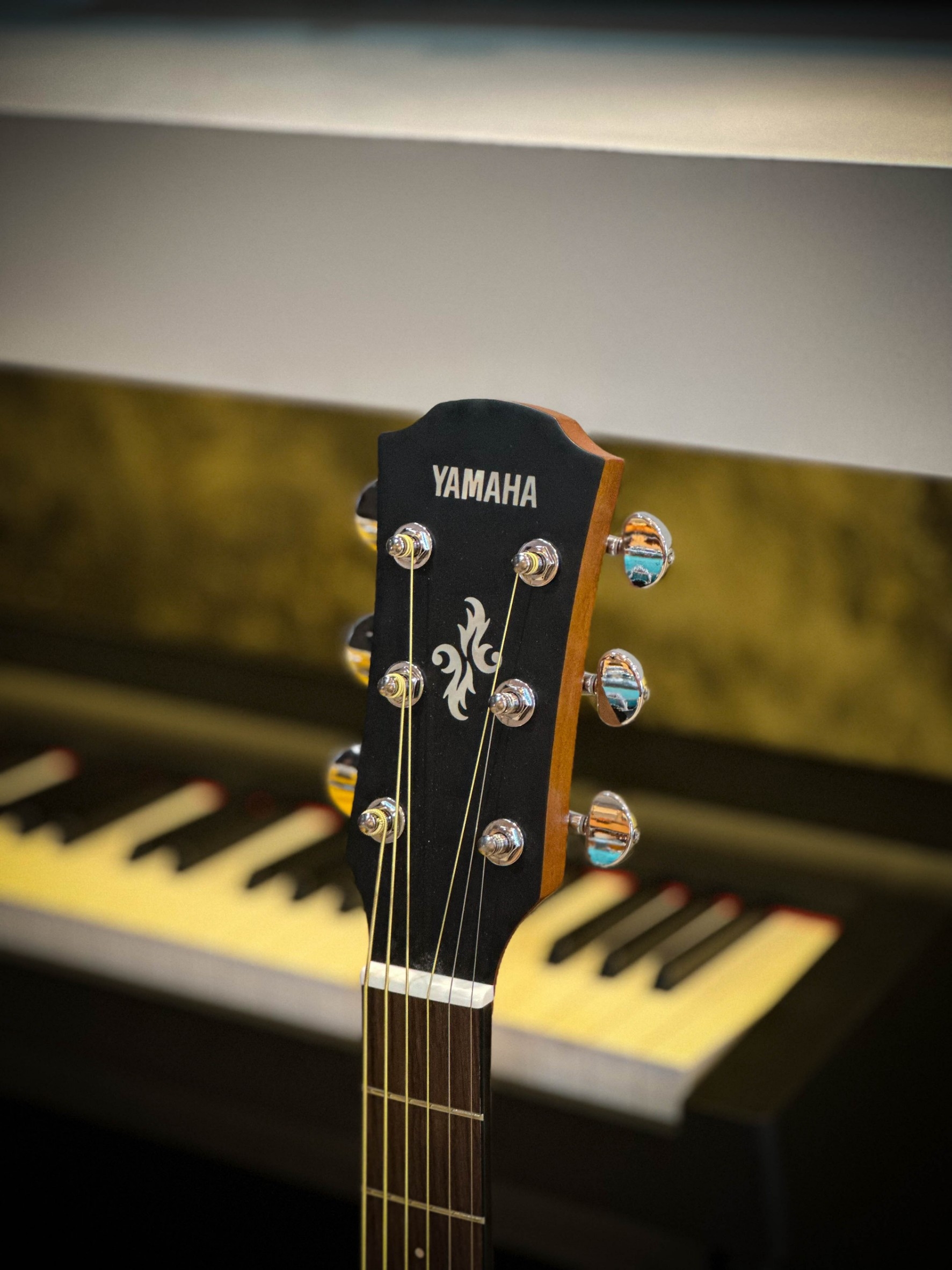 YAMAHA APX600M กีต้าร์โปร่งไฟฟ้า ยามาฮ่า รุ่น APX600M กีตาร์โปร่งไฟฟ้า ของแท้ ประกันศูนย์ไทย