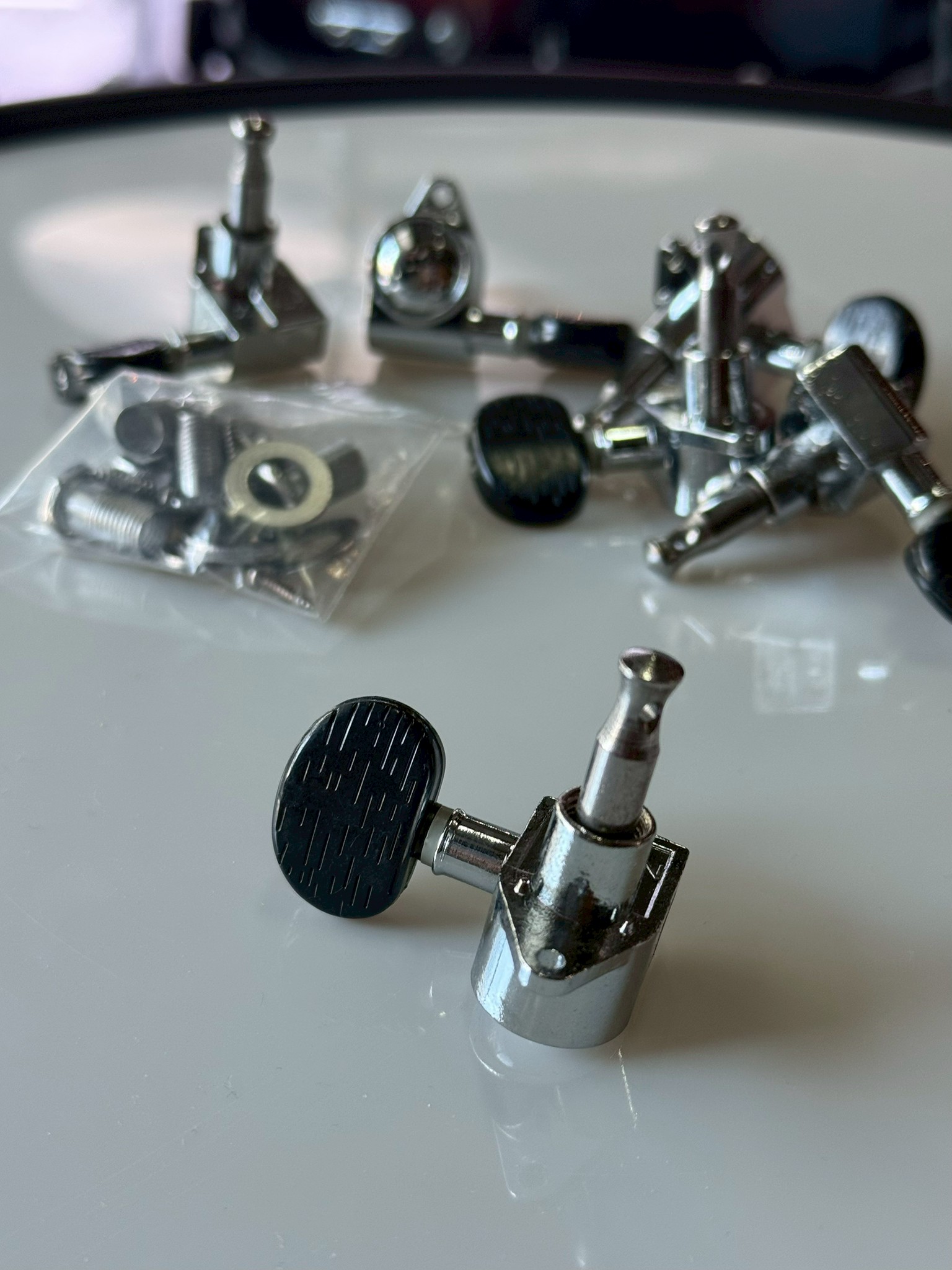 ลูกบิดกีตาร์ Proline ใช้ได้ทั้งกีต้าร์โปร่ง / กีต้าร์ไฟฟ้า ลูกบิด ครบชุด 6 ชิ้น พร้อมใช้งาน ทนทาน แข็งแรง