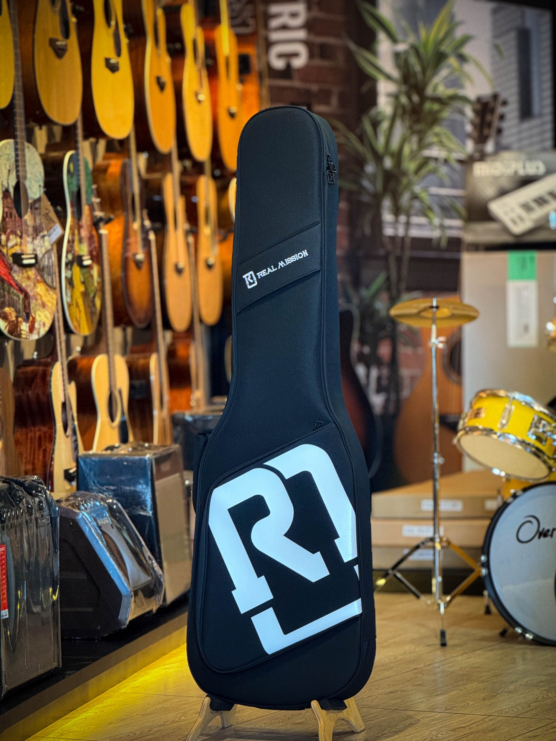 ซอฟเคสเบส Real Mission รุ่นผ้า ดำ/เทา ฟองน้ำหนามาก 20 มิล กระเป๋ากีต้าร์เบส มีหมอนรองคอ - ป้องกันการกระแทกอย่างดี