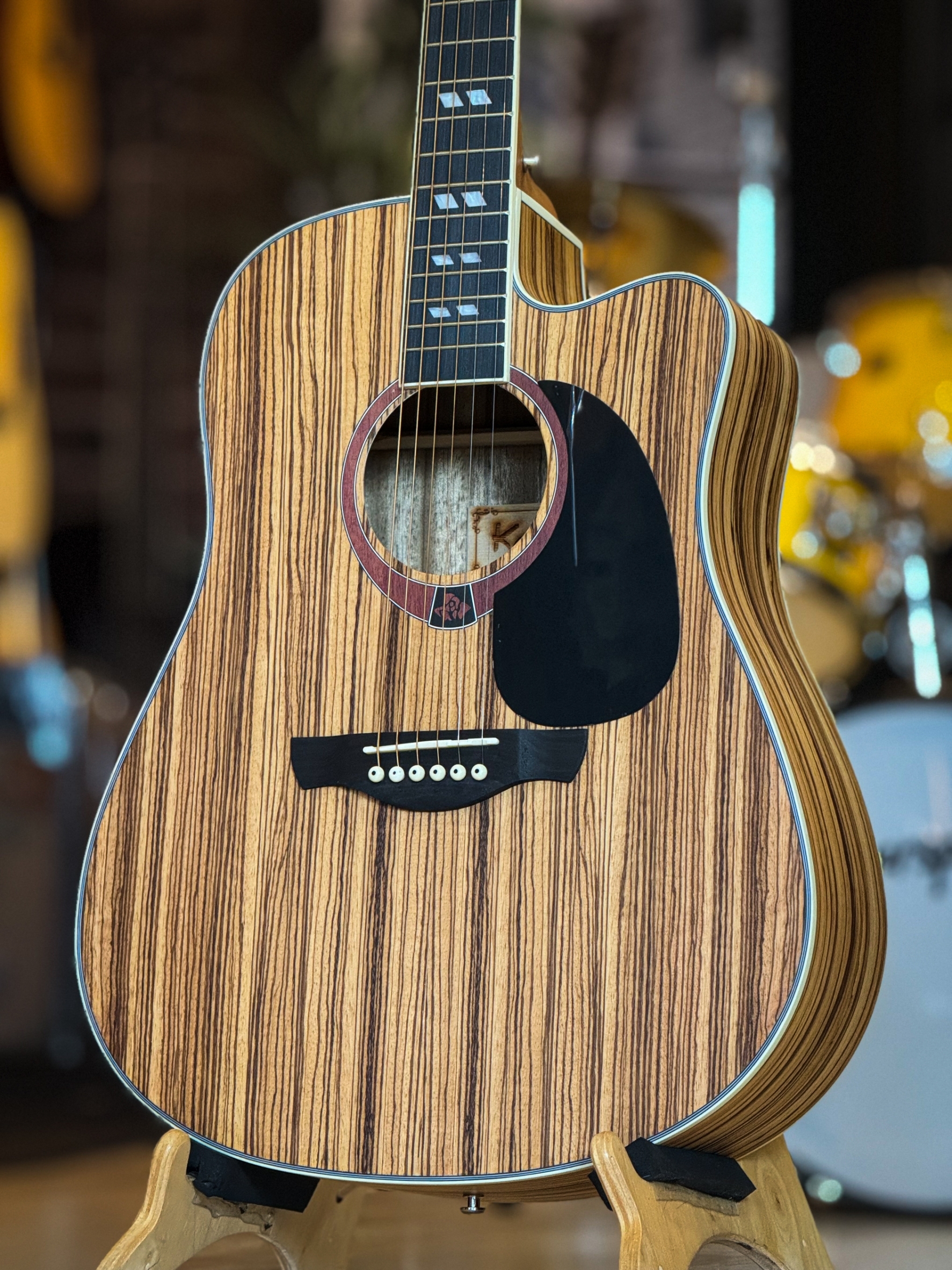 กีต้าร์โปร่ง KAMA K-4120 โปร่งไฟฟ้า EQ LC-5 ไม้ Zebra 41 นิ้ว ฟรี กระเป๋าnamiเทา คาโป้ ปิ๊ก4อัน ใบคอร์ด