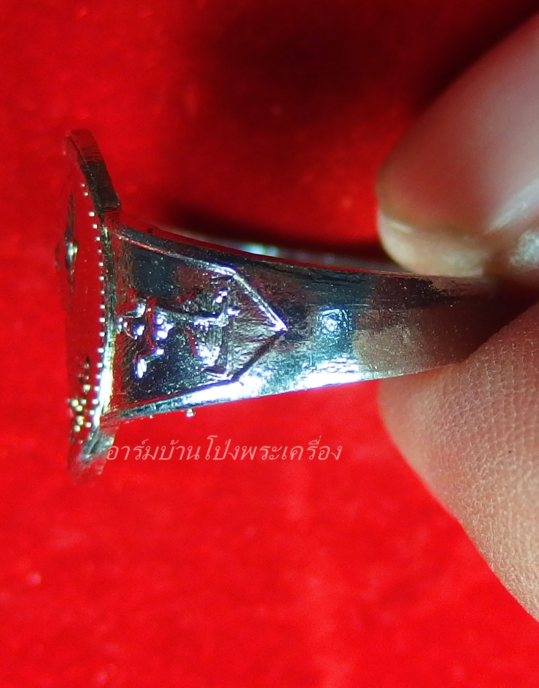 หลวงพ่อคูณ วัดจอมบึง แหวนนางกวัก(วงที่2)