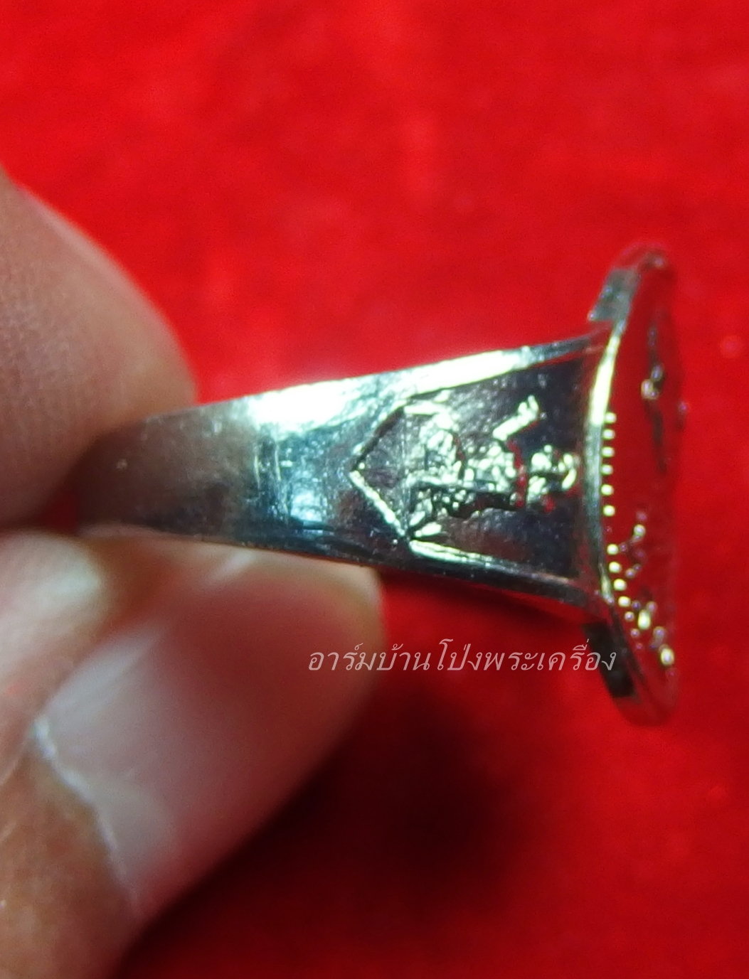 หลวงพ่อคูณ วัดจอมบึง แหวนนางกวัก(วงที่2)