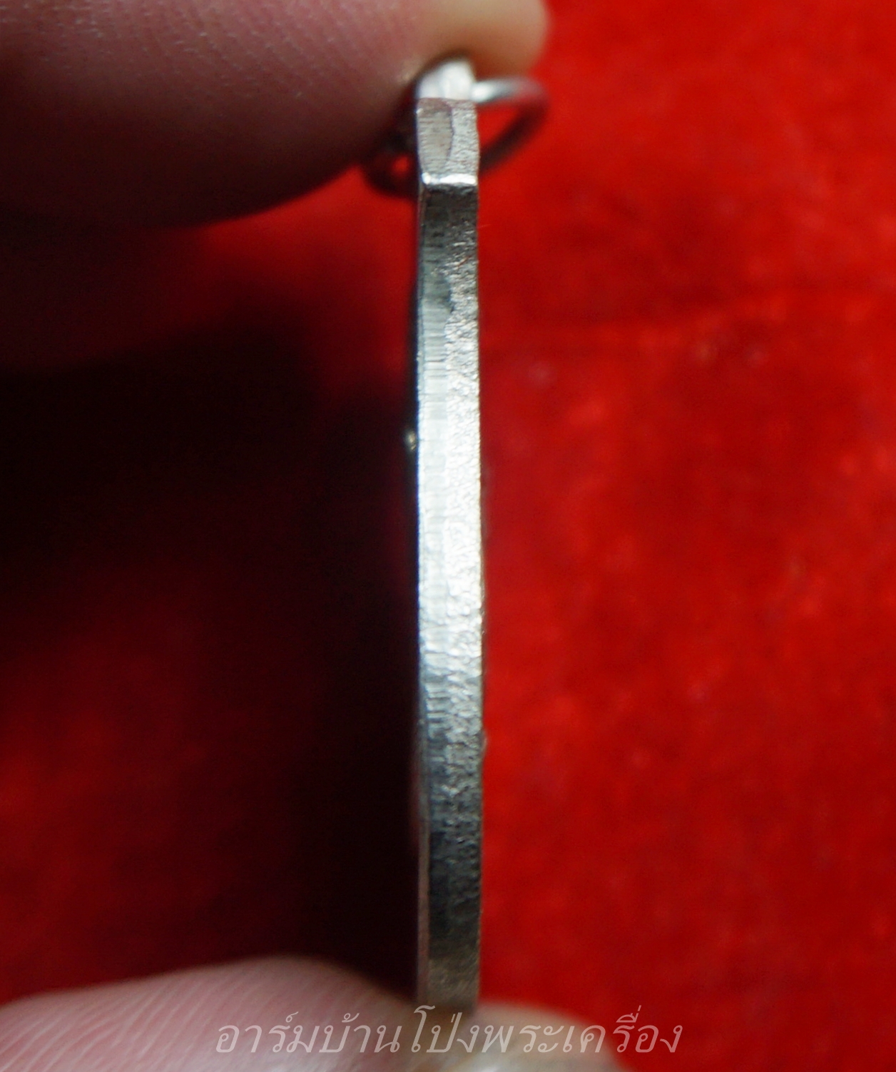 ในหลวงรัชกาลที่๙ ที่ระลึกเฉลิมพระชนมพรรษา 6 รอบ 72 พรรษา พ.ศ.2542 พิธีพุทธาภิเษกโดยพระเกจิอาจารย์แห่งยุค โดยมีสมเด็จพระสังฆราชฯ เป็นองค์ประธาน จัดสร้างโดยมูลนิธิ พลเอกเปรม ติณสูลานนท์(องค์ที่1)