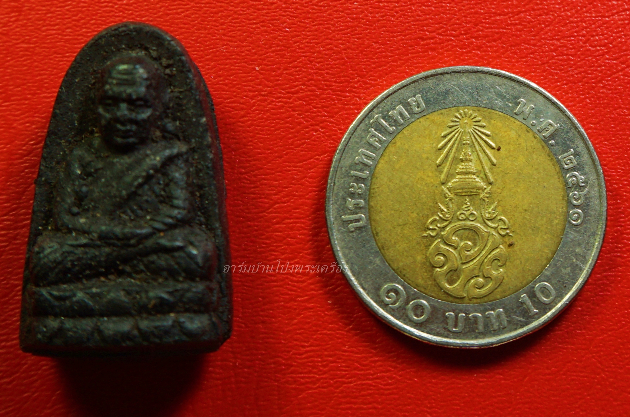 หลวงปู่ทวด เนื้อผงสีดำ ไม่ทราบวัด(องค์ที่1)