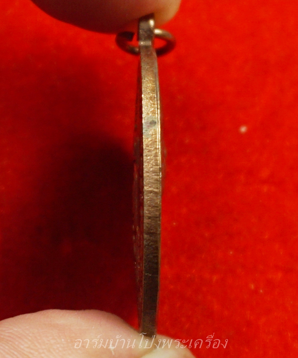 หลวงพ่อยะ วัดท่าข้าม รุ่นแรก ปี๒๕๓๐ พิมพ์ใหญ่ เงินไหลมา เนื้อนวะ(องค์ที่4)