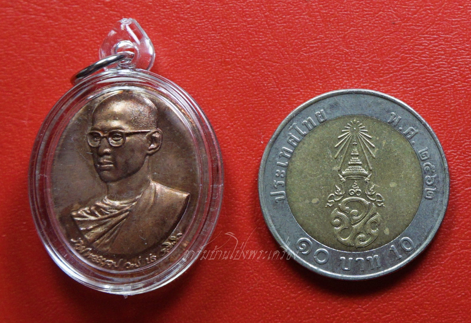 เหรียญทรงผนวช พลังแผ่นดิน ในหลวง ร.9 พร้อมเลี่ยม วาระ ร.9 ครบ7รอบ 84พรรษา ปี2554 ร.พ.ศิริราช(องค์ที่6)