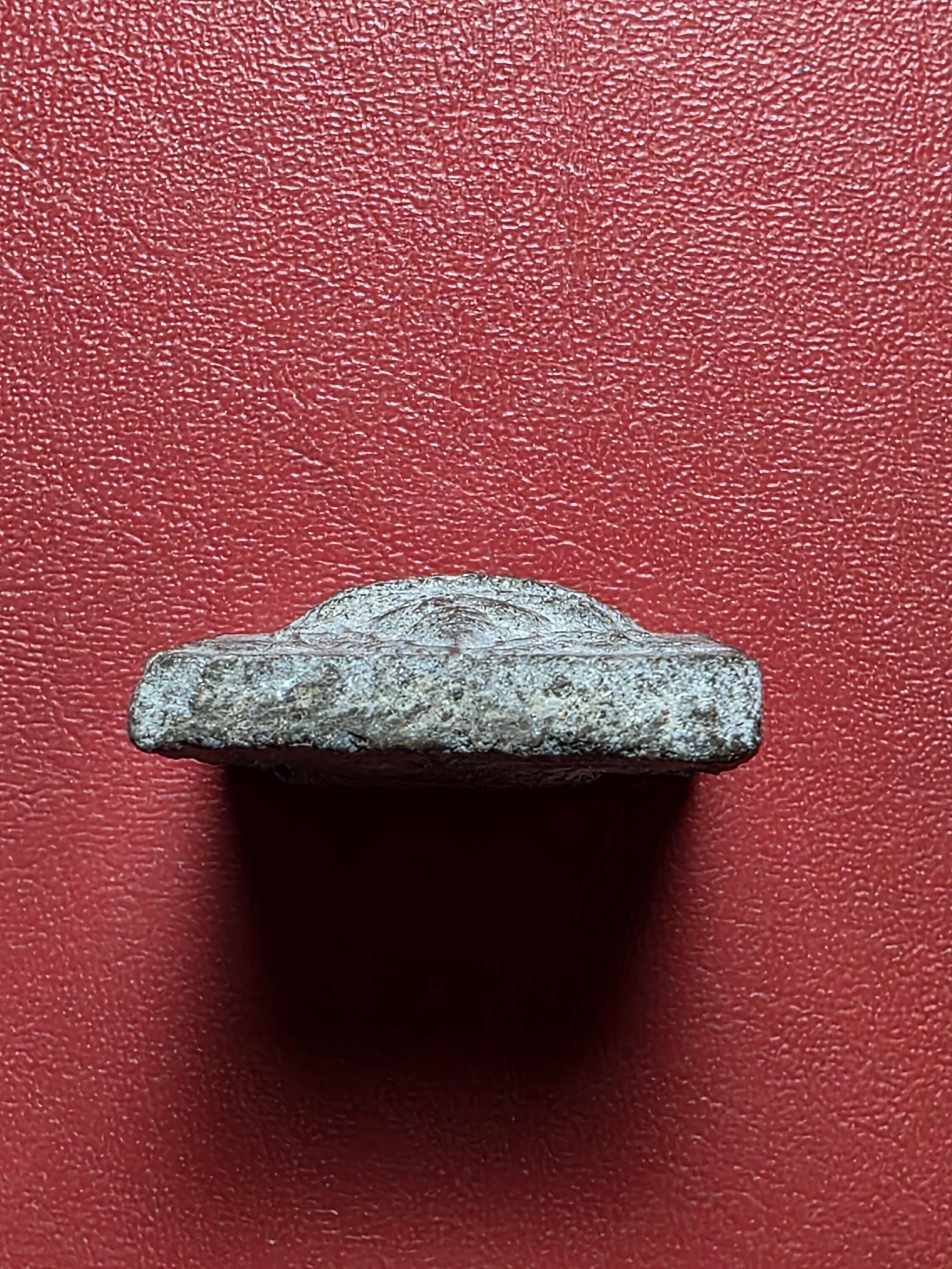 หลวงปู่อินทร์ วัดโบสถ์ พระพุทธชินราช ผงไคลเจดีย์ ปี๒๔๙๗ พิมพ์ใหญ่ ฐานสูง(องค์ที่8)