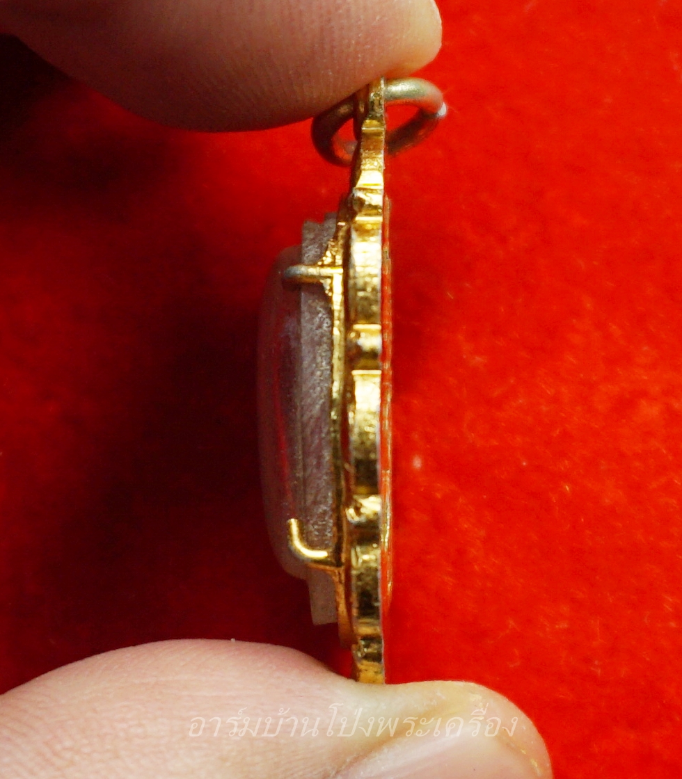 หลวงปู่หนู วัดไผ่สามเกาะ ล๊อกเก็ท ฉากขาว(องค์ที่3)