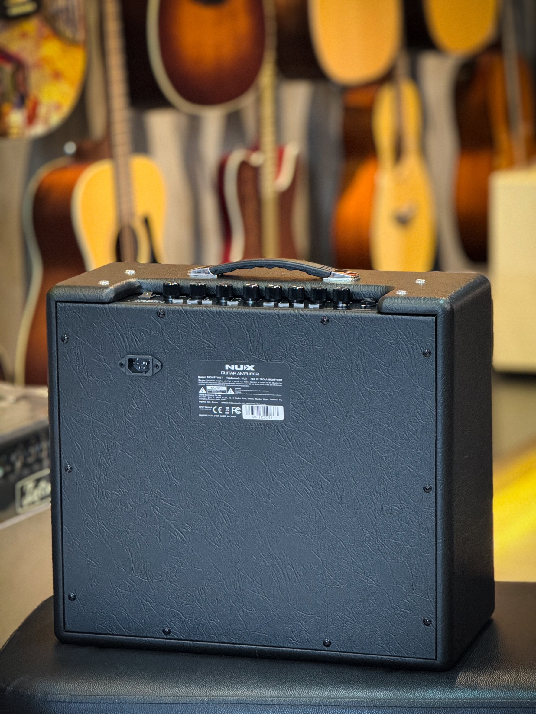 Nux รุ่น Mighty 40 BT MK II มีจูนเนอร์ในตัว / Bluetooth มาพร้อม 18 เอฟเฟ็กต์ในตัว