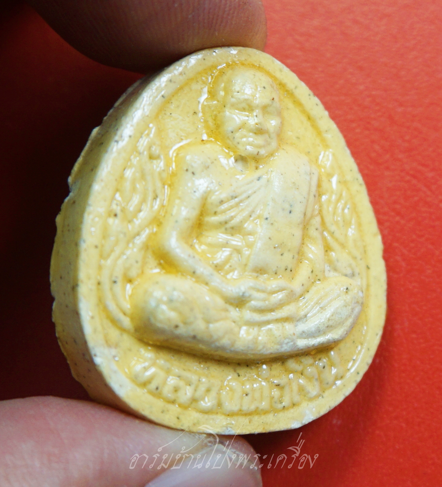 หลวงพ่อเงิน วัดบางคลาน ที่ระลึกสร้างอุโลสถ เฉลิมพระเกียรติครองราช๕๐พรรษา เนื้อผงสีขาวเคลือบชเล็ค(องค์ที่1)