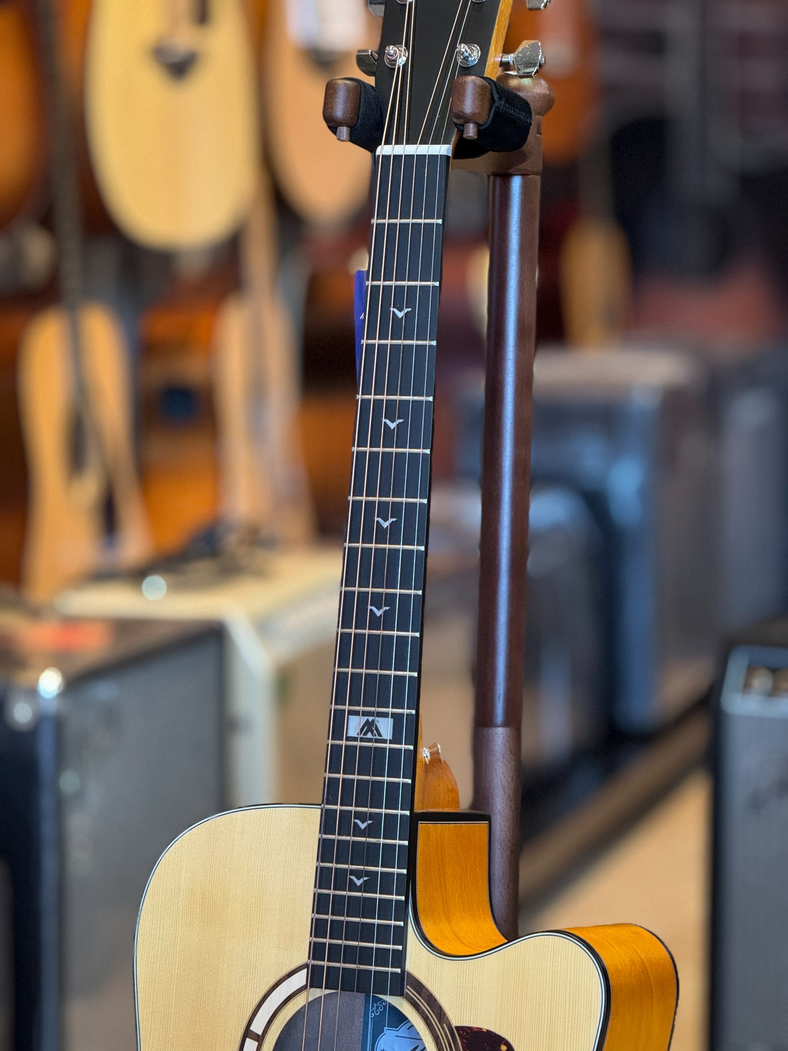 กีต้าร์โปร่งไฟฟ้า Mantic รุ่น GT-1DCE สีไม้ กีต้าร์โปร่ง Top Solid ขนาด 41 นิ้ว เลือกเซ็ตได้