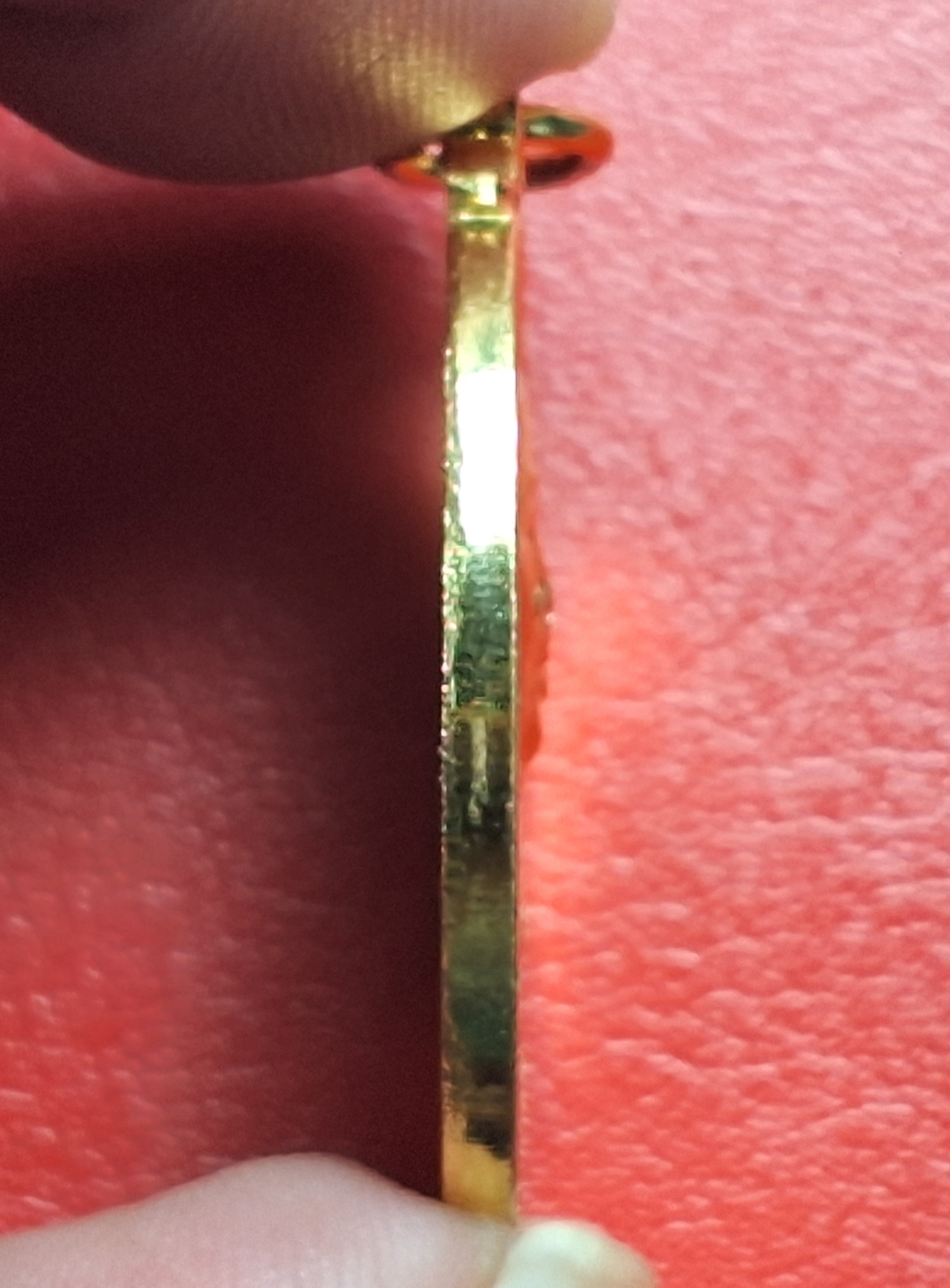 หลวงพ่อยะ วัดท่าข้าม รุ่นแรก ปี๒๕๓๐ เหรียญรูปไข่ พิมพ์เล็ก เนื้อกะไหล่ทอง(องค์ที่5)