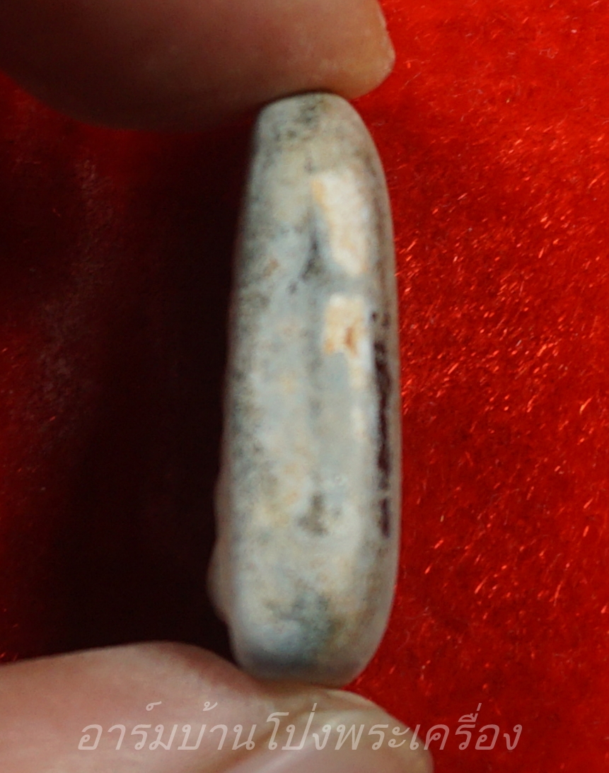 พระกรุ วัดบ้านโป่ง เนื้อเมฆพัตร(องค์ที่3)