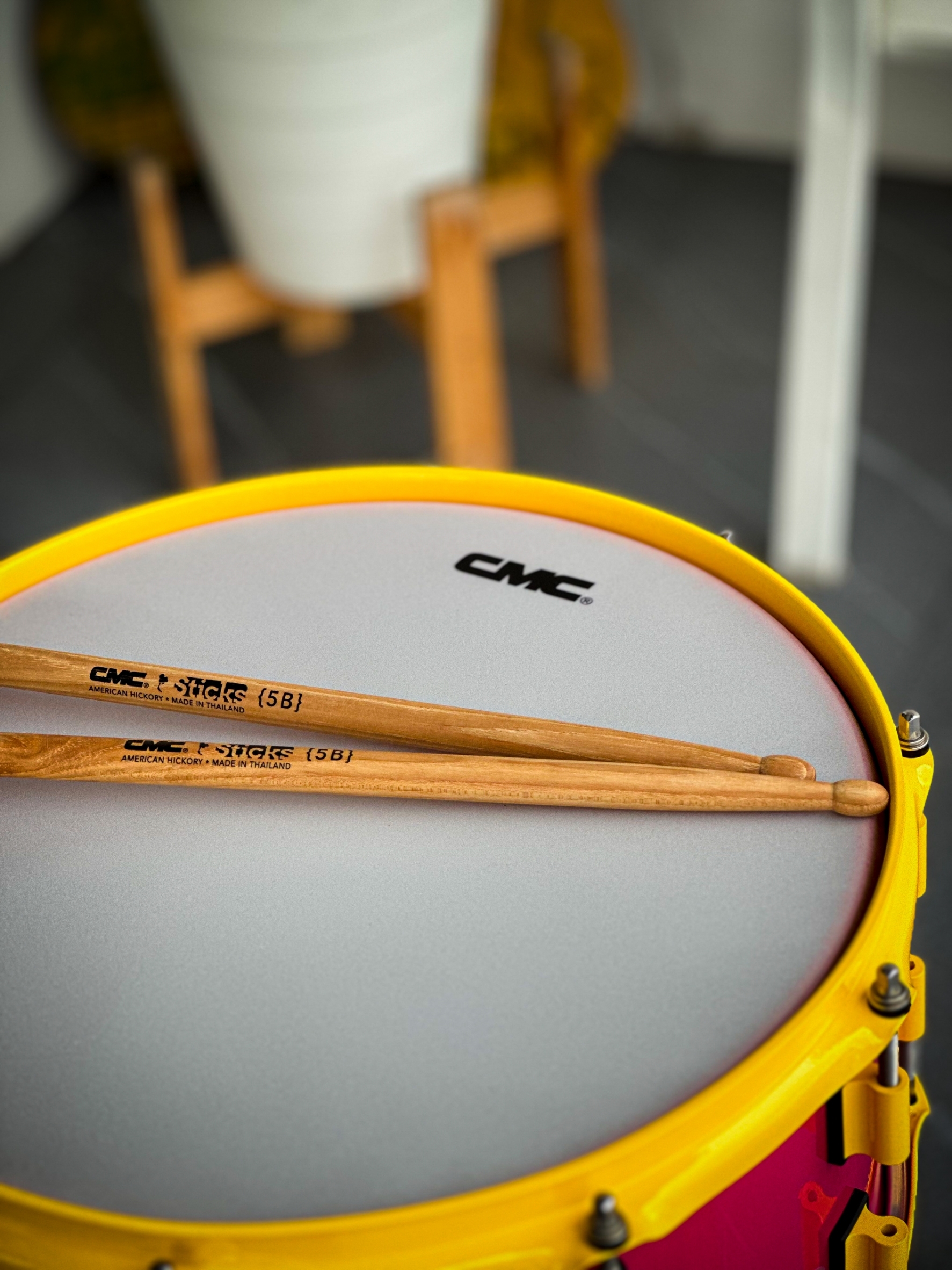 CMC สแนร์เหล็ก ชมพูขอบเหลือง รุ่น Prelude Steel สแนร์ ขนาด 14x7 พร้อม ประแจ ไม้กลอง CMC 1 คู่