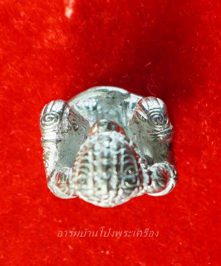 หลวงปู่แผ้ว วัดหนองพงนก หนุมานเรียกทรัพย์ เนื้อเงินยวง(องค์ที่2)