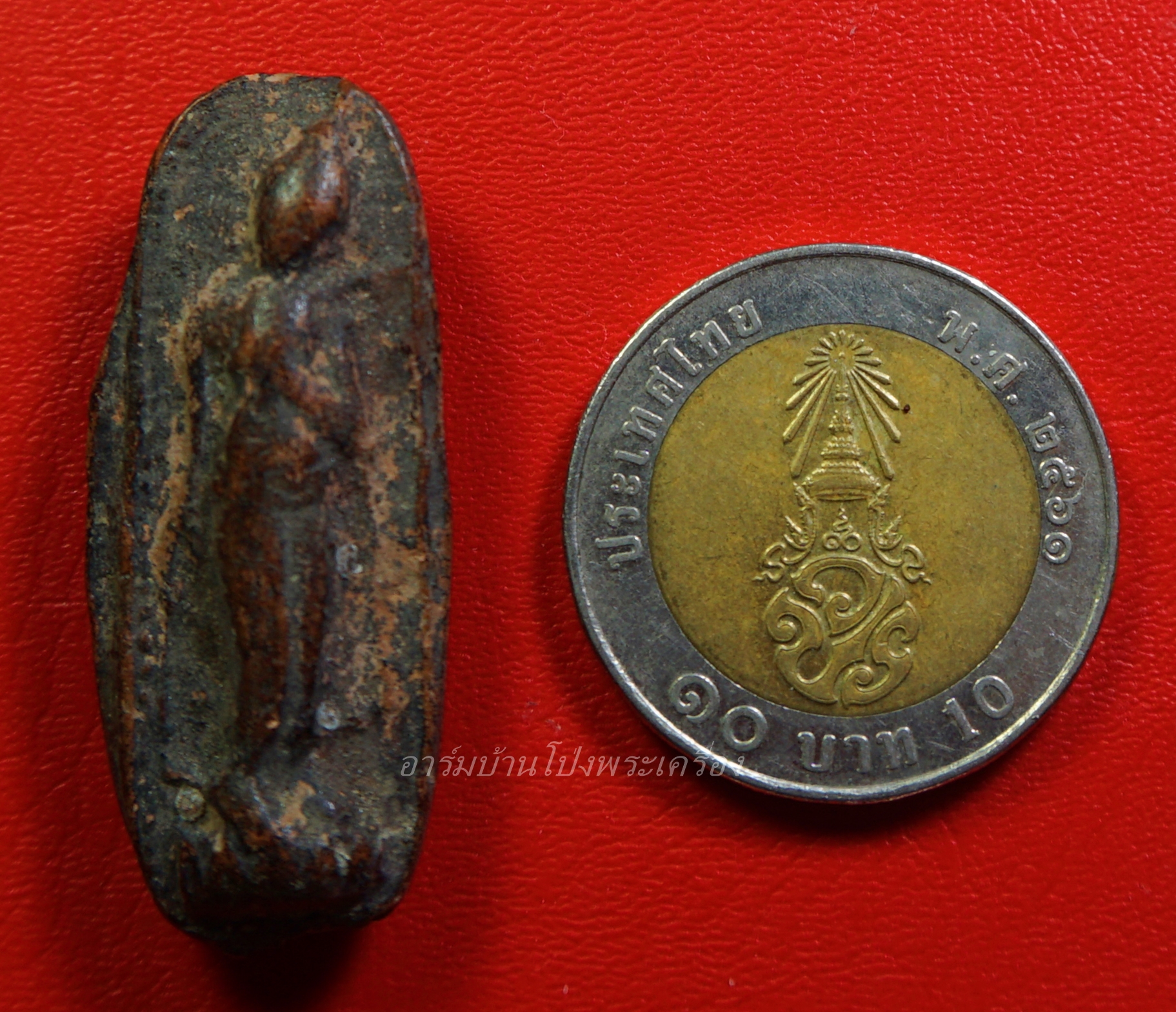 พระปางลีลา เนื้อดิน สีดำ ไม่ทราบที่(องค์ที่1)