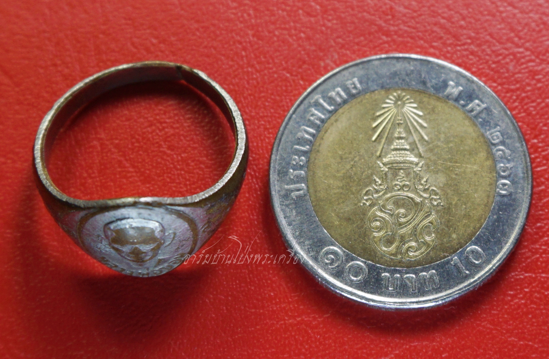 หลวงพ่อขอม วัดไผ่โรงวัว แหวน เนื้อกะไหล่เงิน(องค์ที่1)