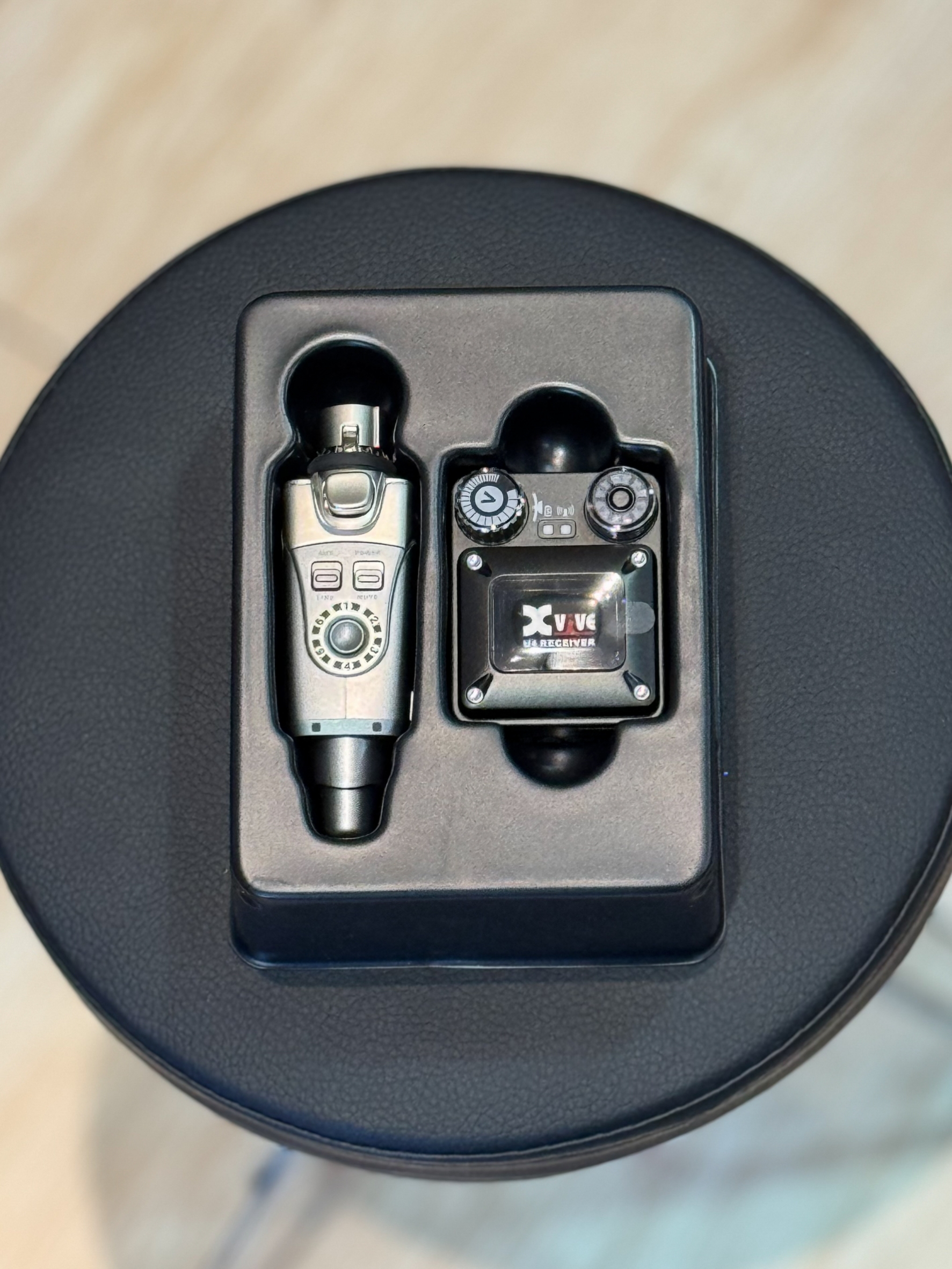 Xvive U4 อินเอียร์มอนิเตอร์ หูฟังไร้สาย แบบดิจิตอล Digital Wireless In-Ear Monitor System