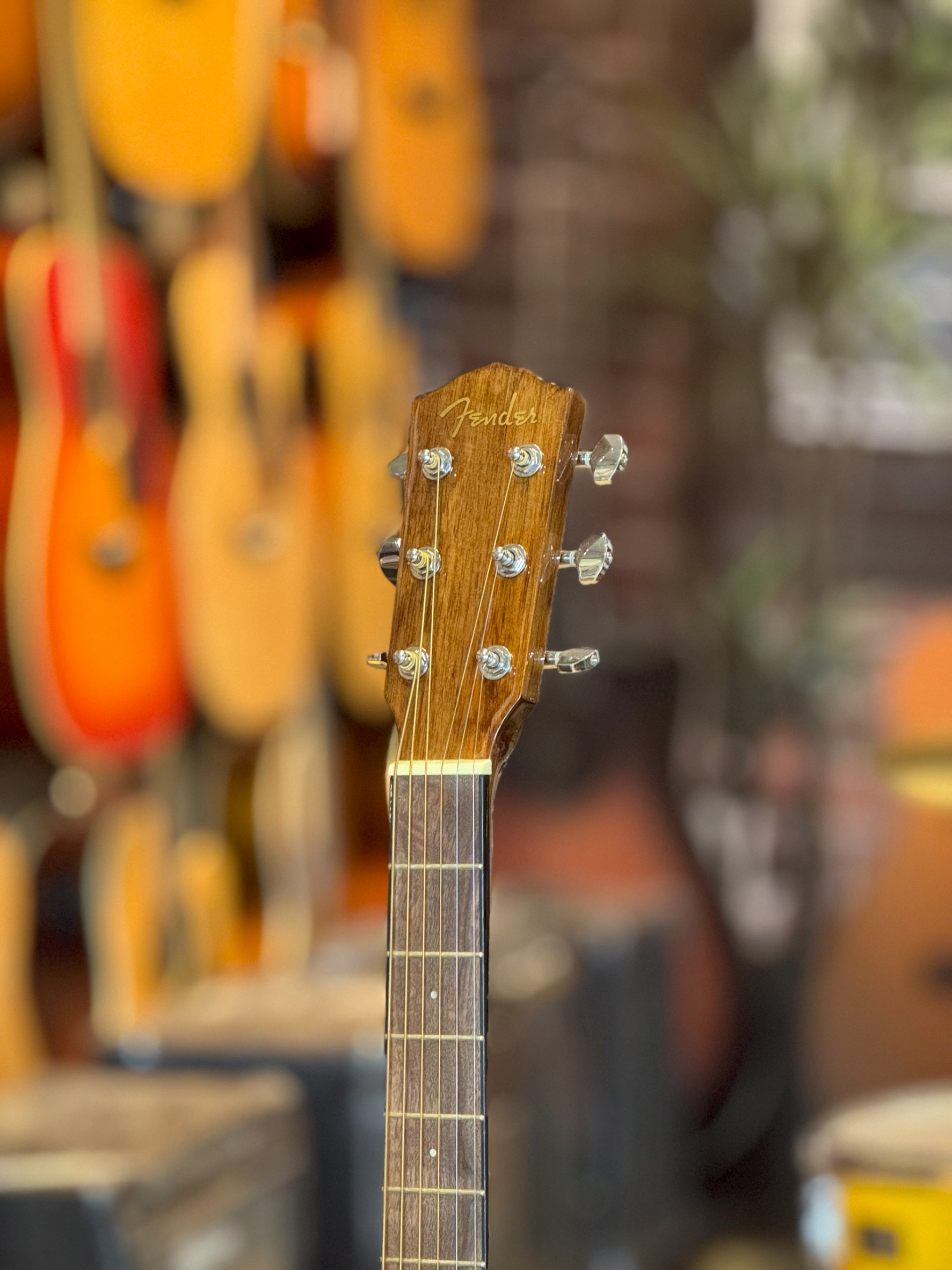 กีต้าร์โปร่งไฟฟ้า Fender CD-60SCE ภาคไฟฟ้า Fishman