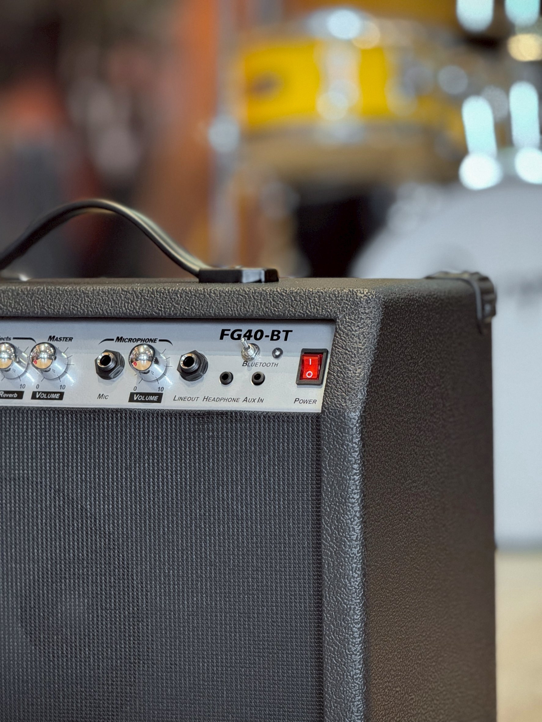 Fires แอมป์กีต้าร์ไฟฟ้า รุ่น FG-40 / FG-40BTขนาด 40 วัตต์ แอมป์กีต้าร์โปร่งไฟฟ้า มีเอฟเฟคเสียงแตก ช่องเสียบไมค์