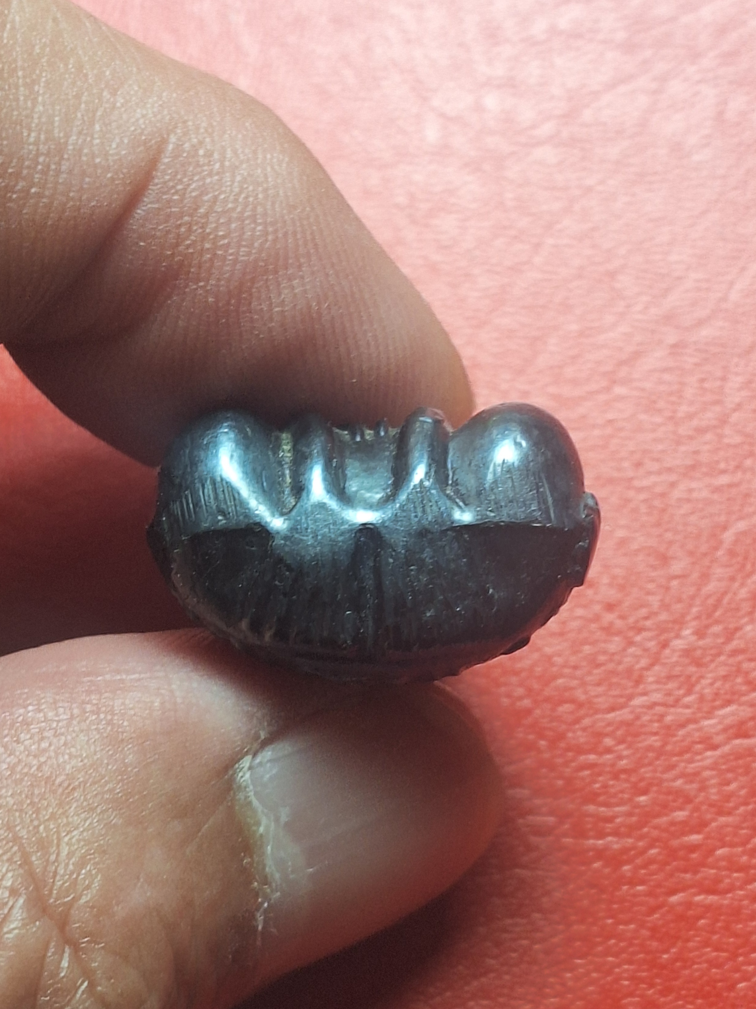 หลวงพ่อคิ้ม วัดหนองเสือ พระปิดตา พิมพ์ใหญ่ เนื้อเมฆพัตร(องค์ที่1)