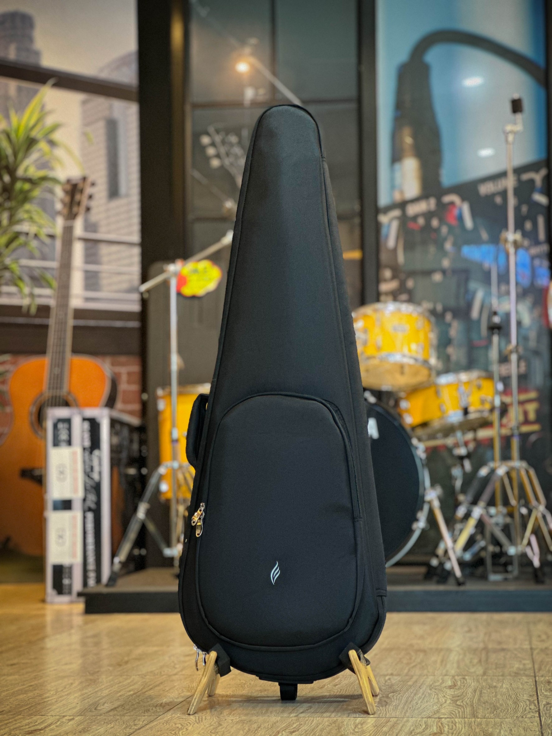 Enya Nova Go Sonic กีต้าร์ไฟฟ้า มีบลูทูธ ลำโพง/เอฟเฟคในตัว Electric Guitar ทัชชิ่งดี พร้อม กระเป๋าซอฟเคส