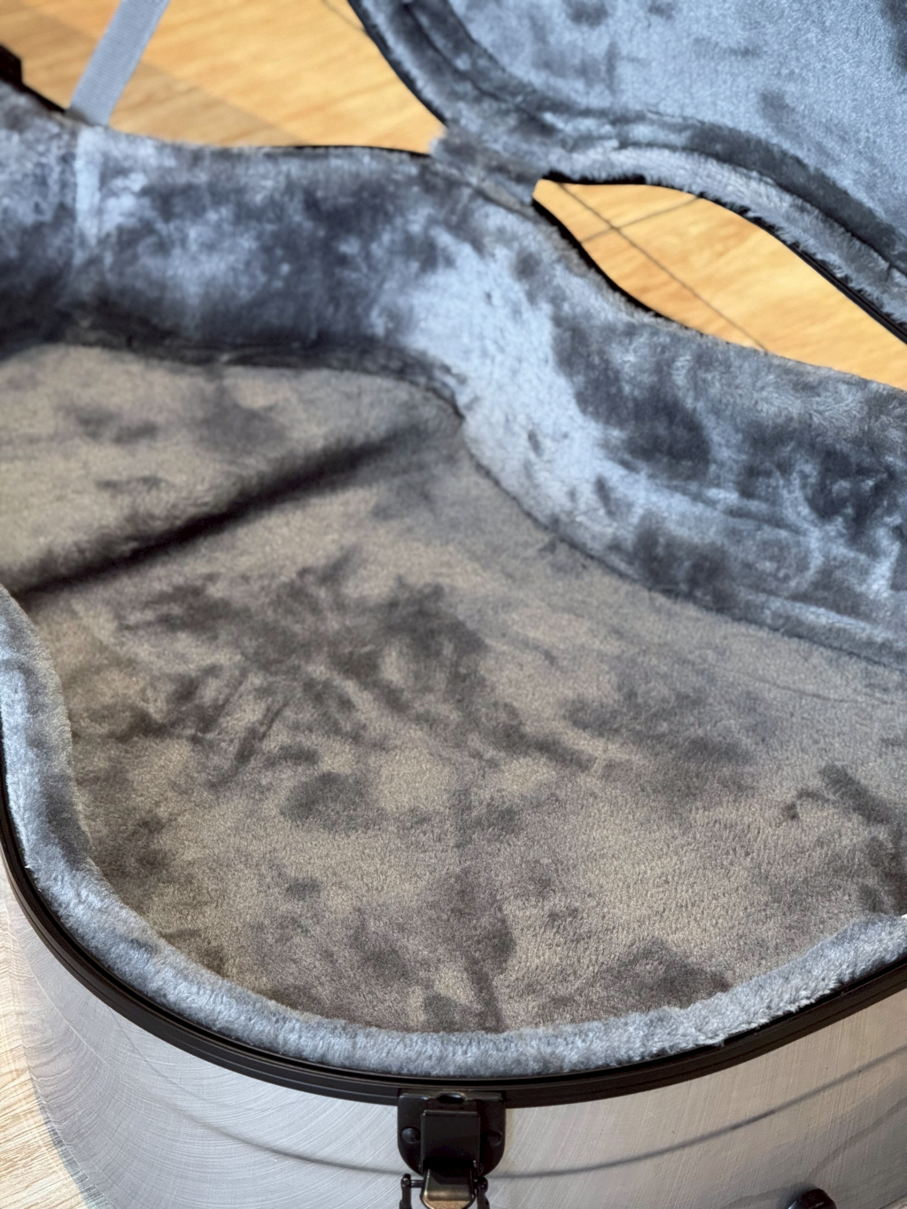 RM ฮาร์ดเคสกีตาร์โปร่งไฟเบอร์กลาส สำหรับ กีตาร์โปร่ง 41 นิ้ว ทรง Dreadnought ,OM ,GA