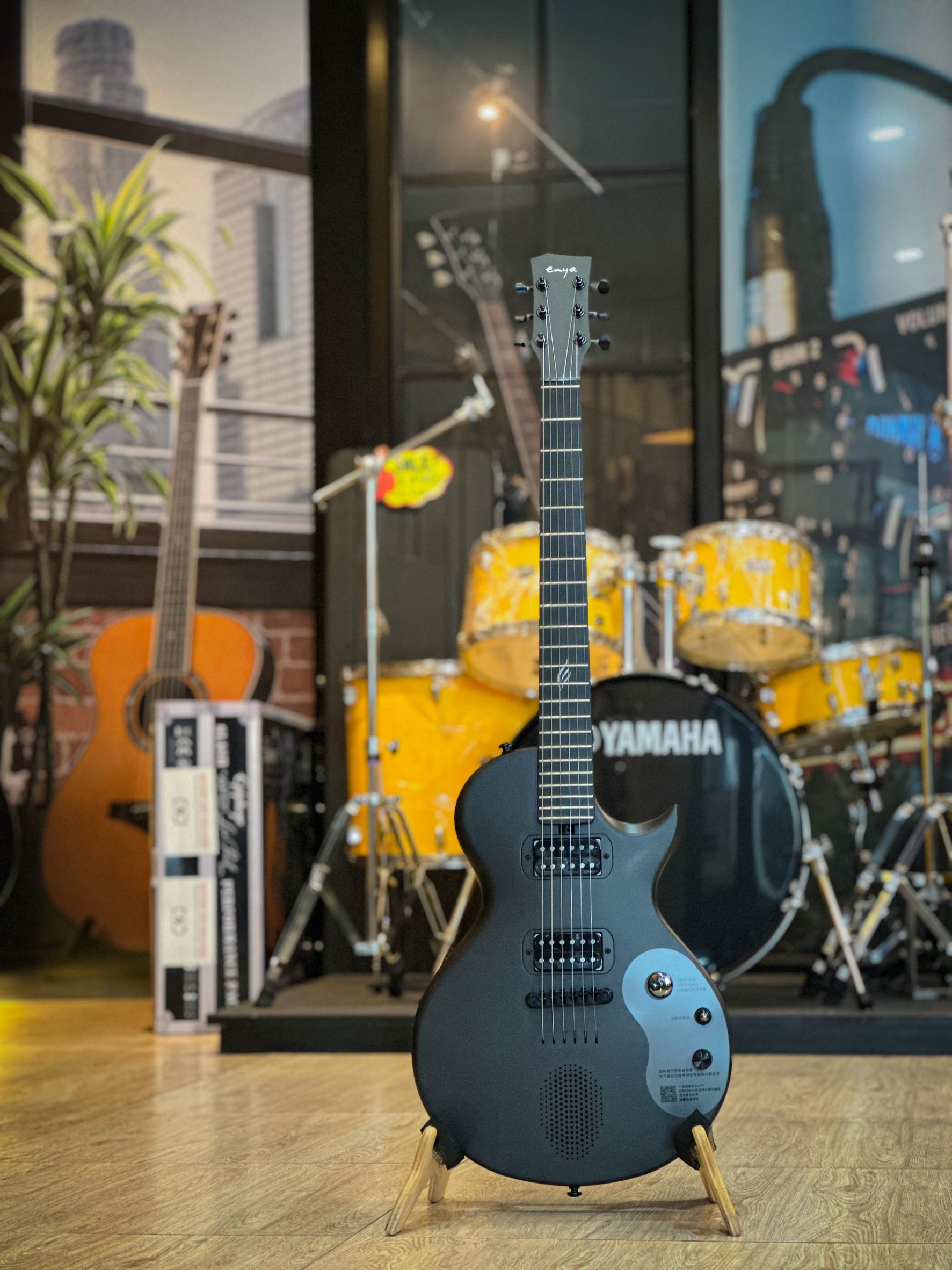 Enya Nova Go Sonic กีต้าร์ไฟฟ้า มีบลูทูธ ลำโพง/เอฟเฟคในตัว Electric Guitar ทัชชิ่งดี พร้อม กระเป๋าซอฟเคส