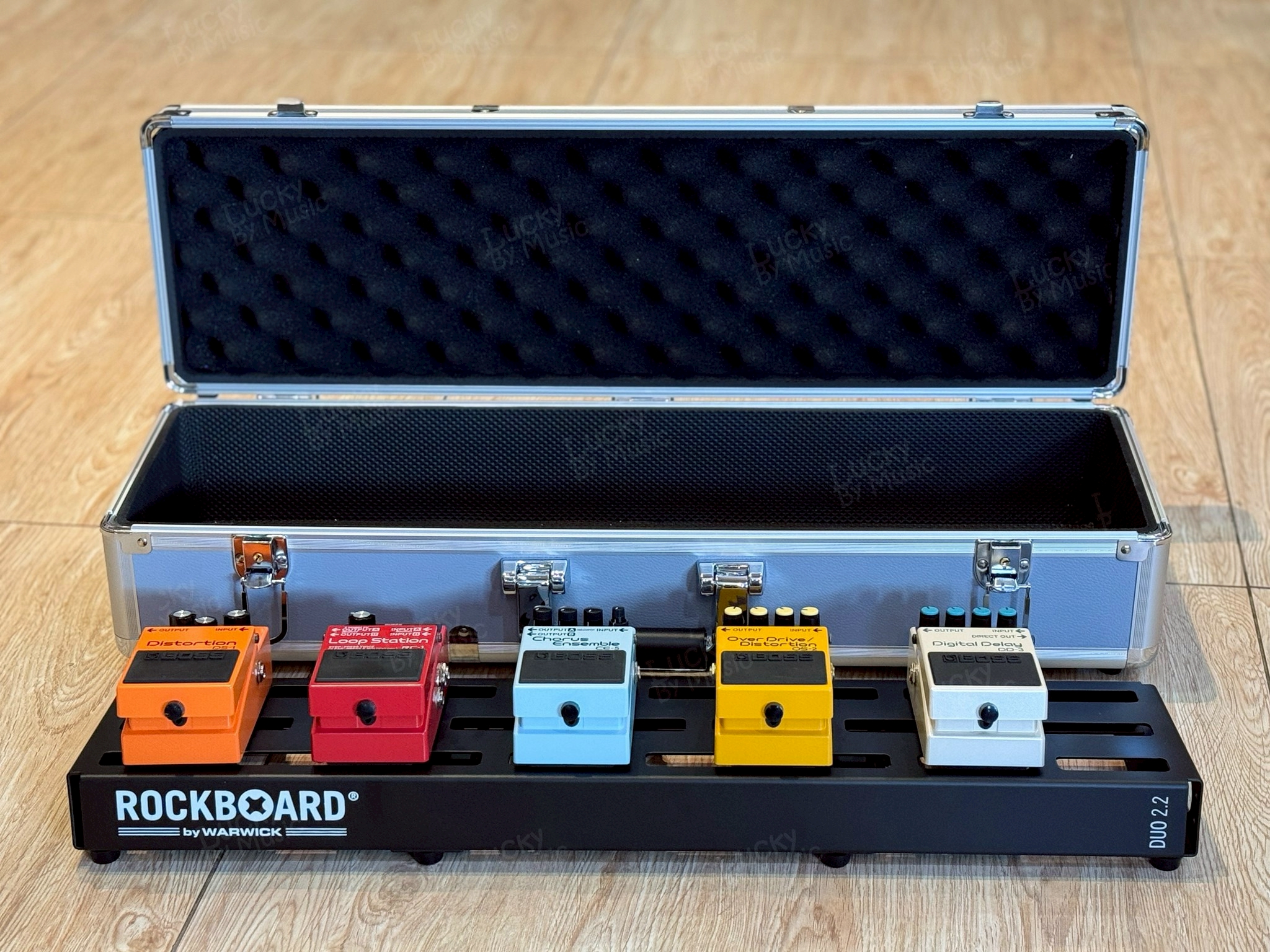 Rockboard by warwick DUO 2.2 บอร์ดเอฟเฟค พร้อมกล่องเคสอะลูมิเนียม ใส่เอฟเฟคได้หลายตัว